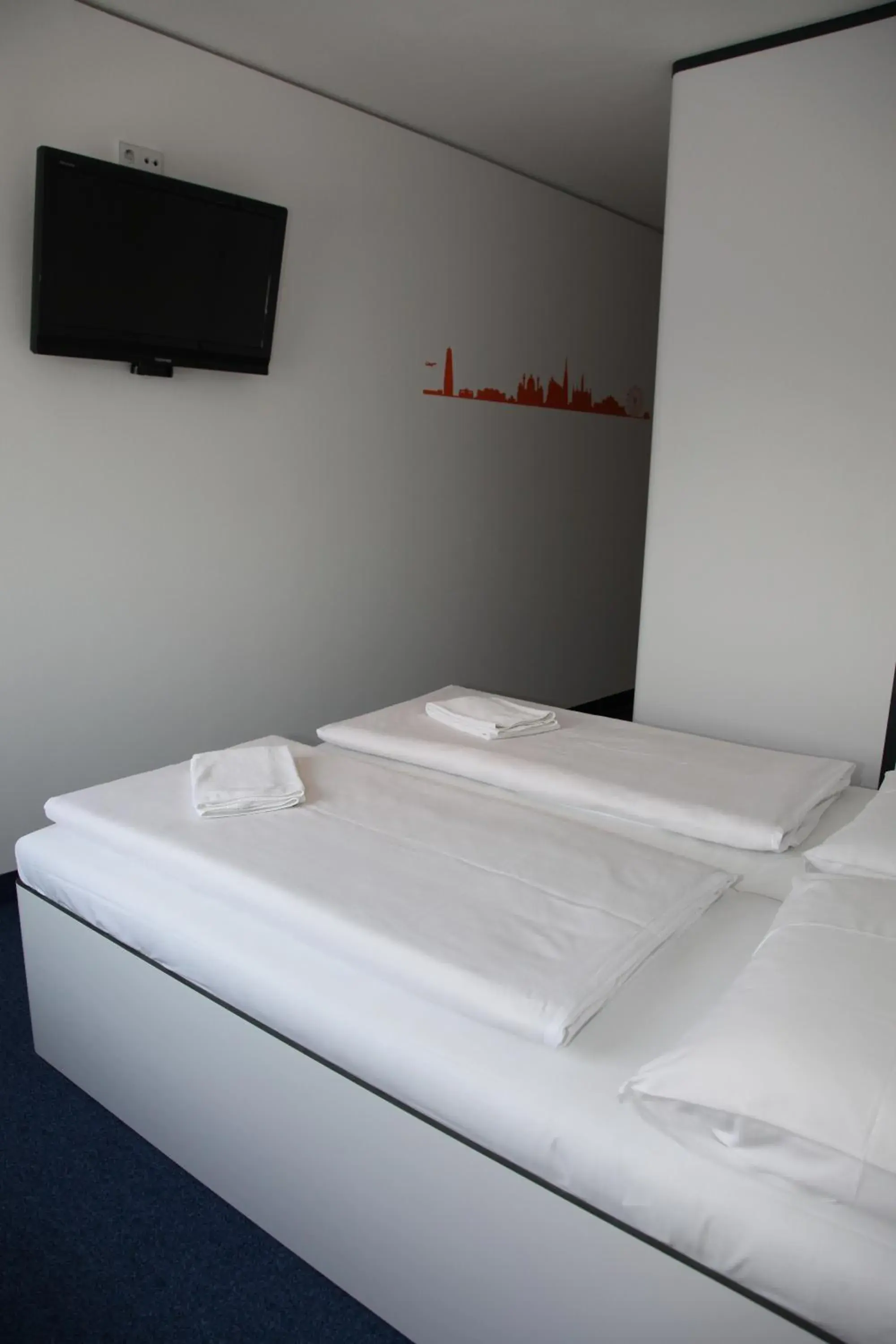 Single Room in HB1 Budget Hotel - contactless check in Single Room in HB1 Budget Hotel - contactless check in