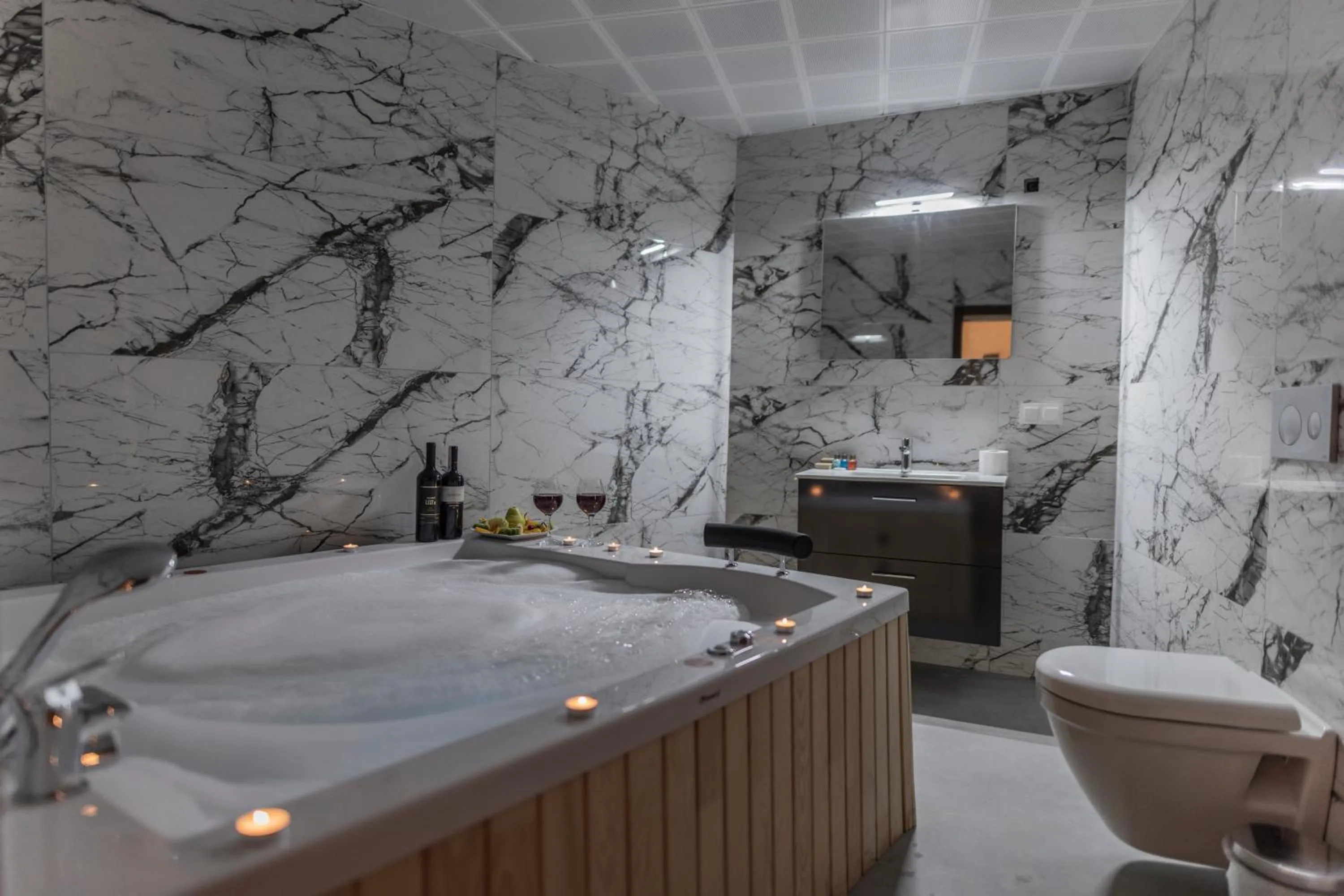 Bathroom in La Casa Cave Hotel