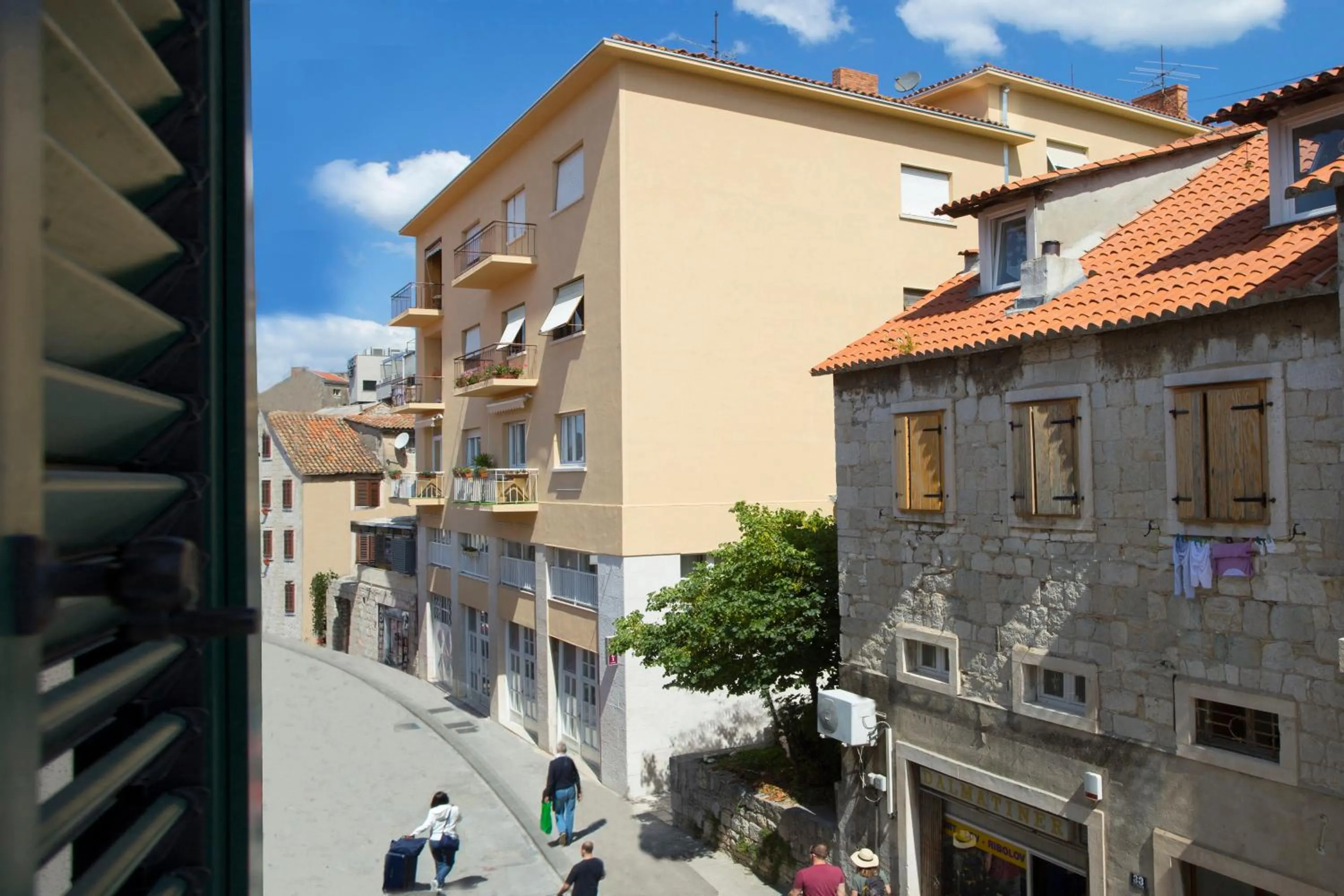 Facade/entrance in Royal Suites