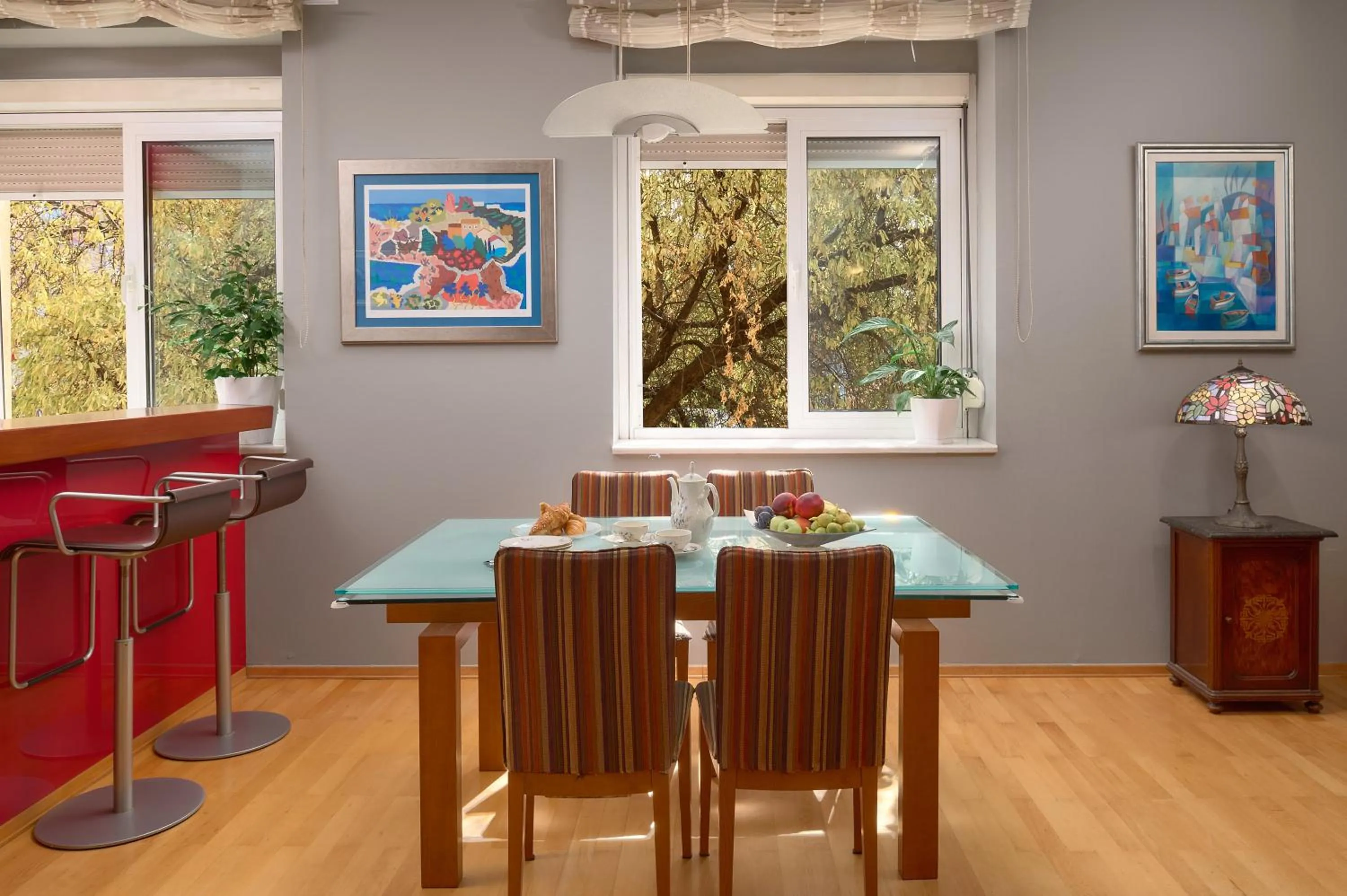 Dining area in Royal Suites