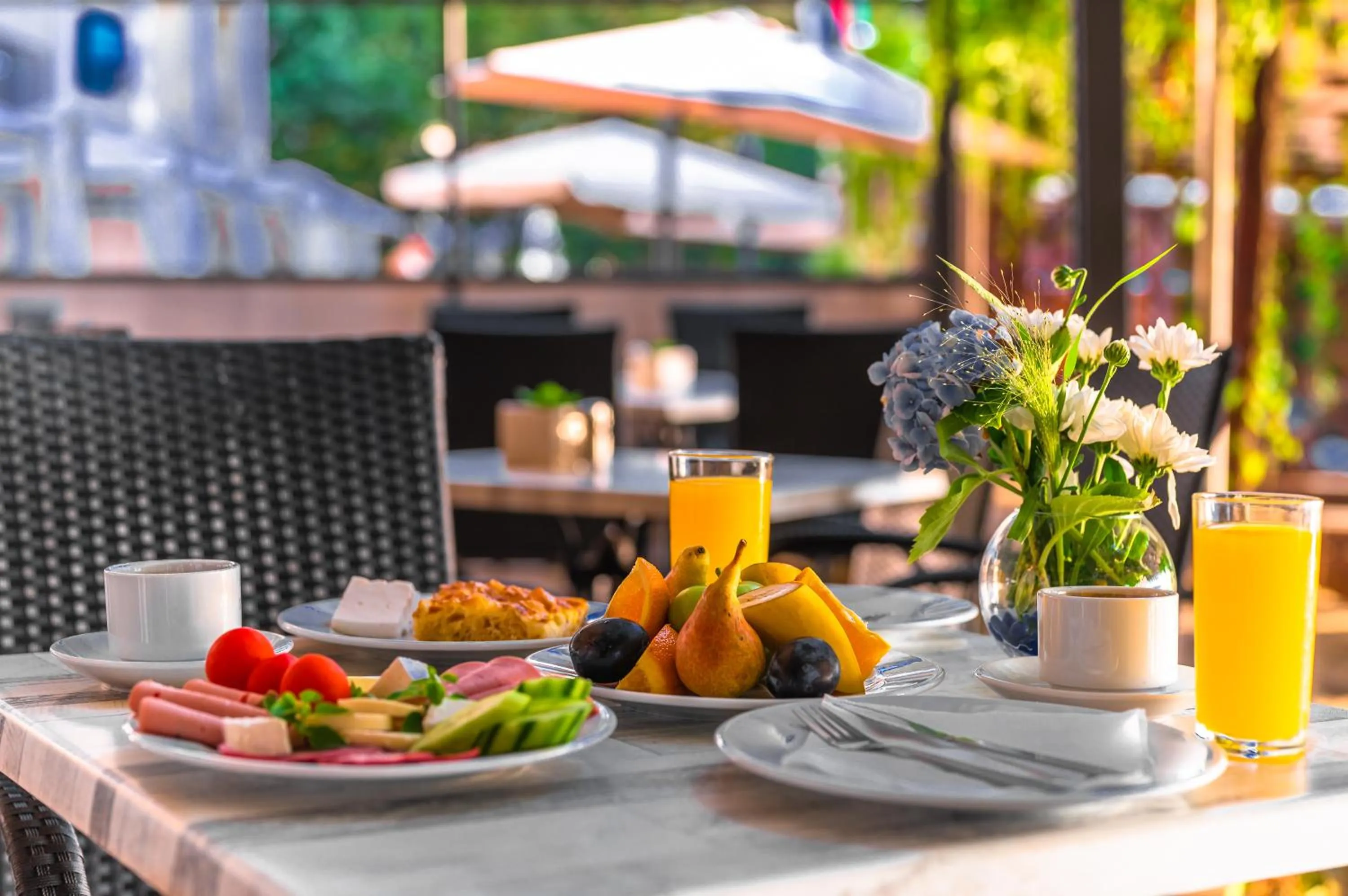 Restaurant/places to eat in ELPIDA Hotel - All Inclusive & Beach Front