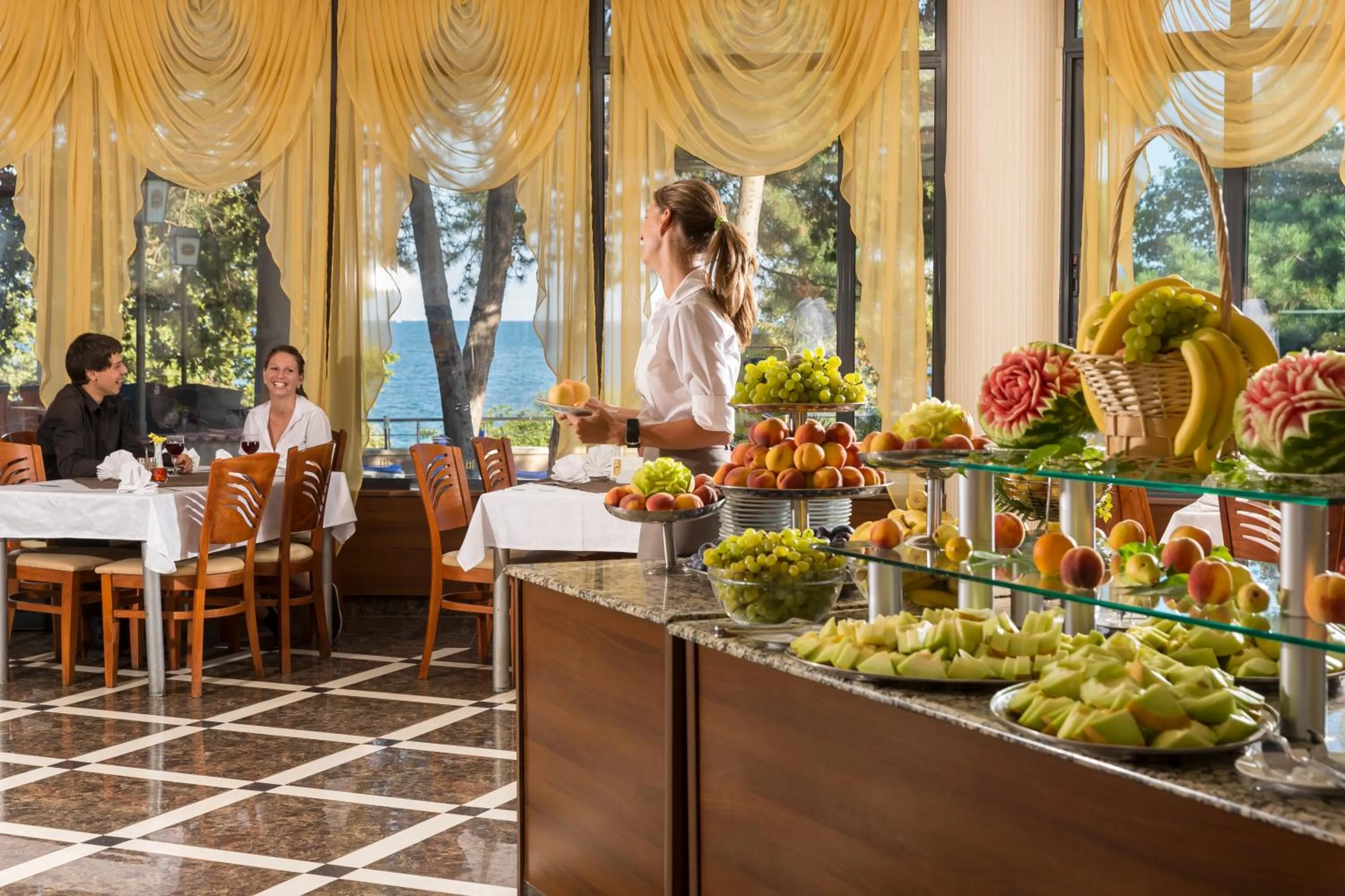 Restaurant/places to eat in ELPIDA Hotel - All Inclusive & Beach Front