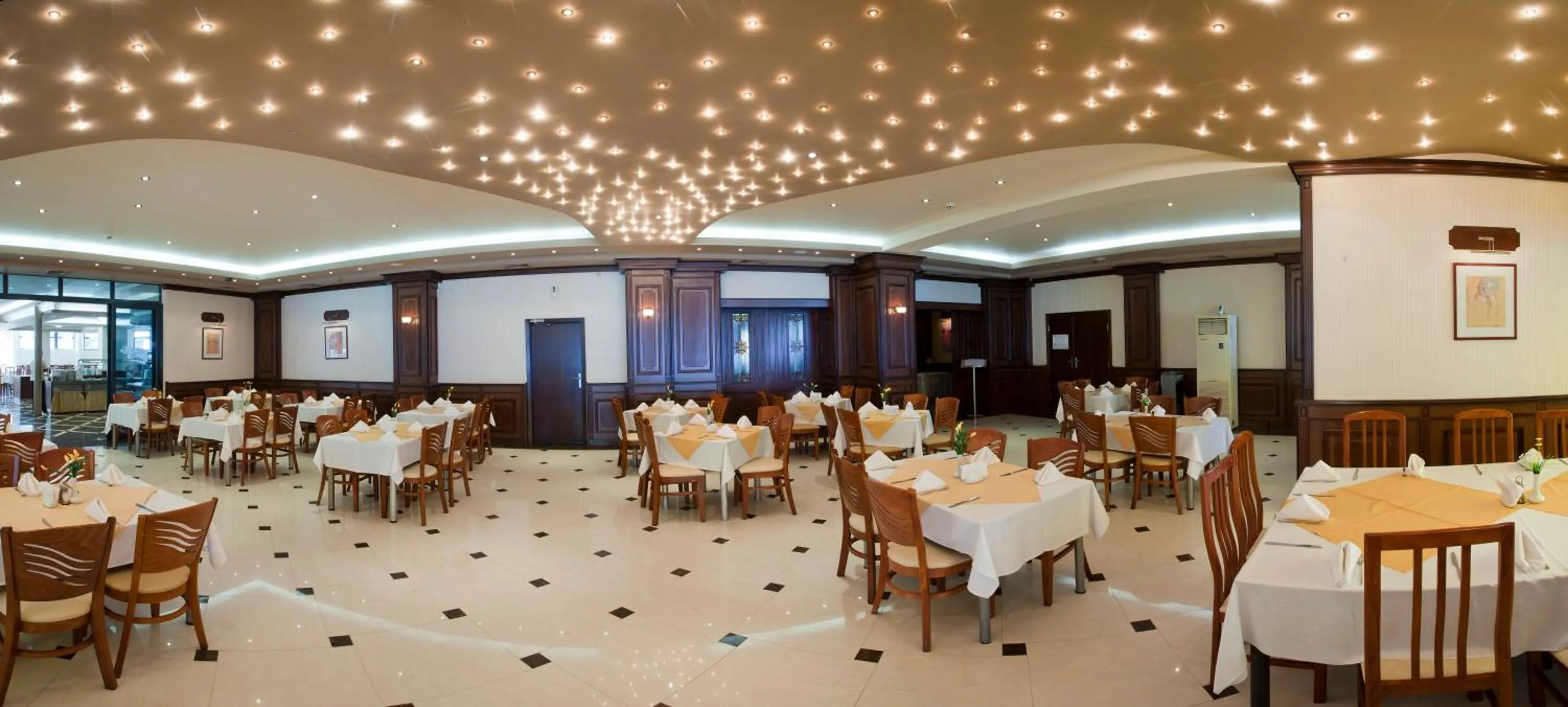 Restaurant/places to eat in ELPIDA Hotel - All Inclusive & Beach Front