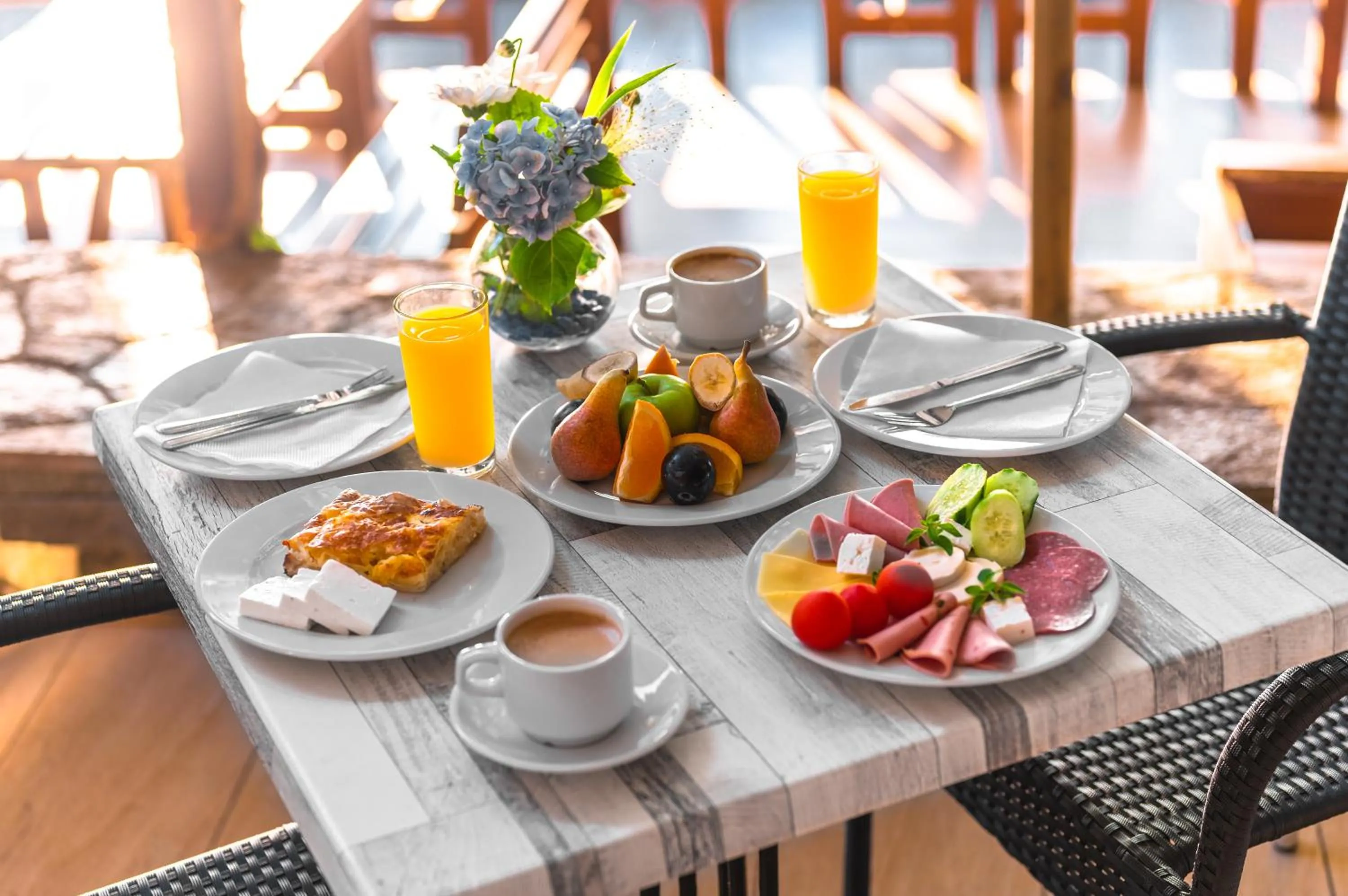 Restaurant/places to eat in ELPIDA Hotel - All Inclusive & Beach Front