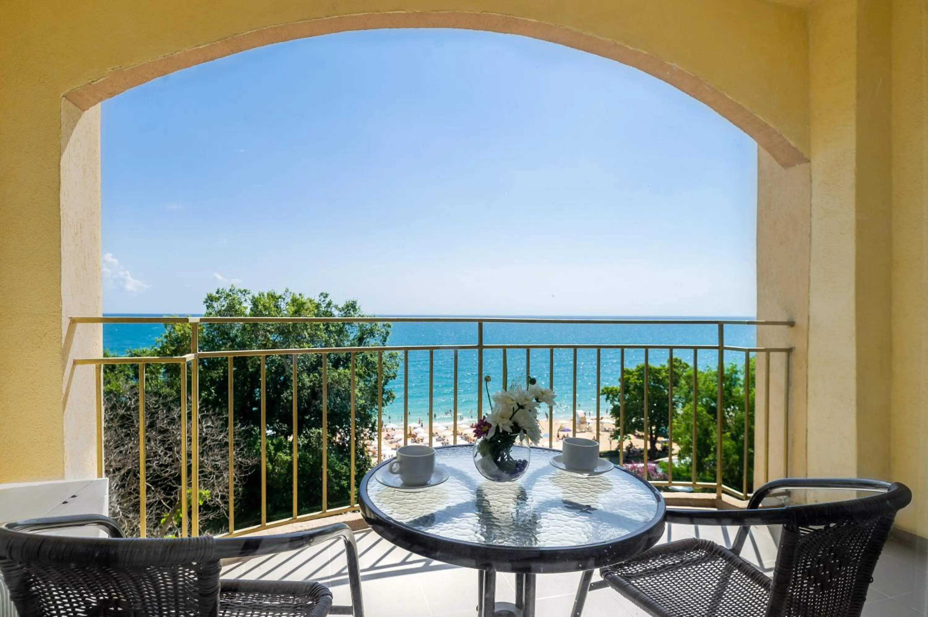 Day in ELPIDA Hotel - All Inclusive & Beach Front