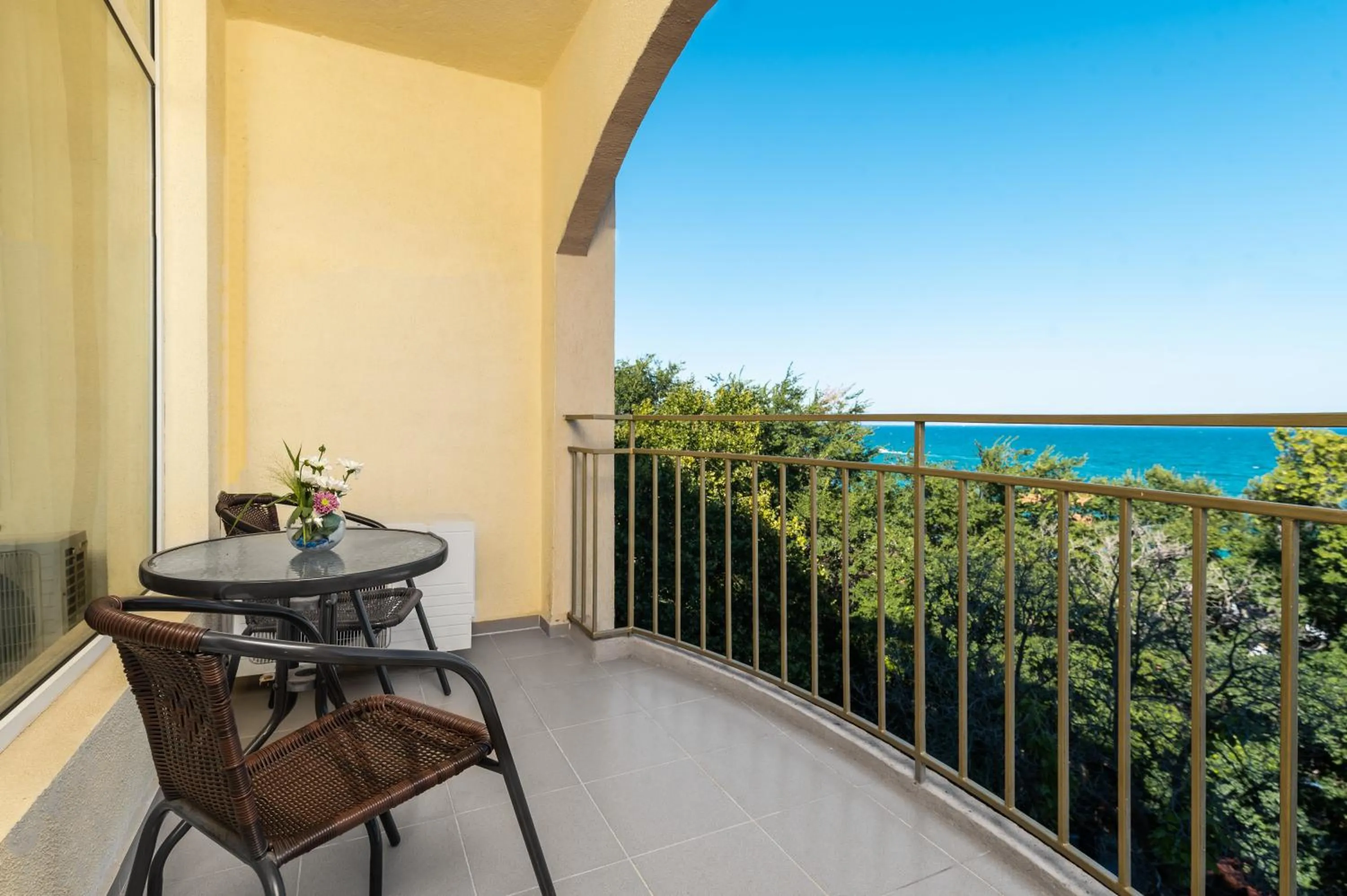 Day in ELPIDA Hotel - All Inclusive & Beach Front