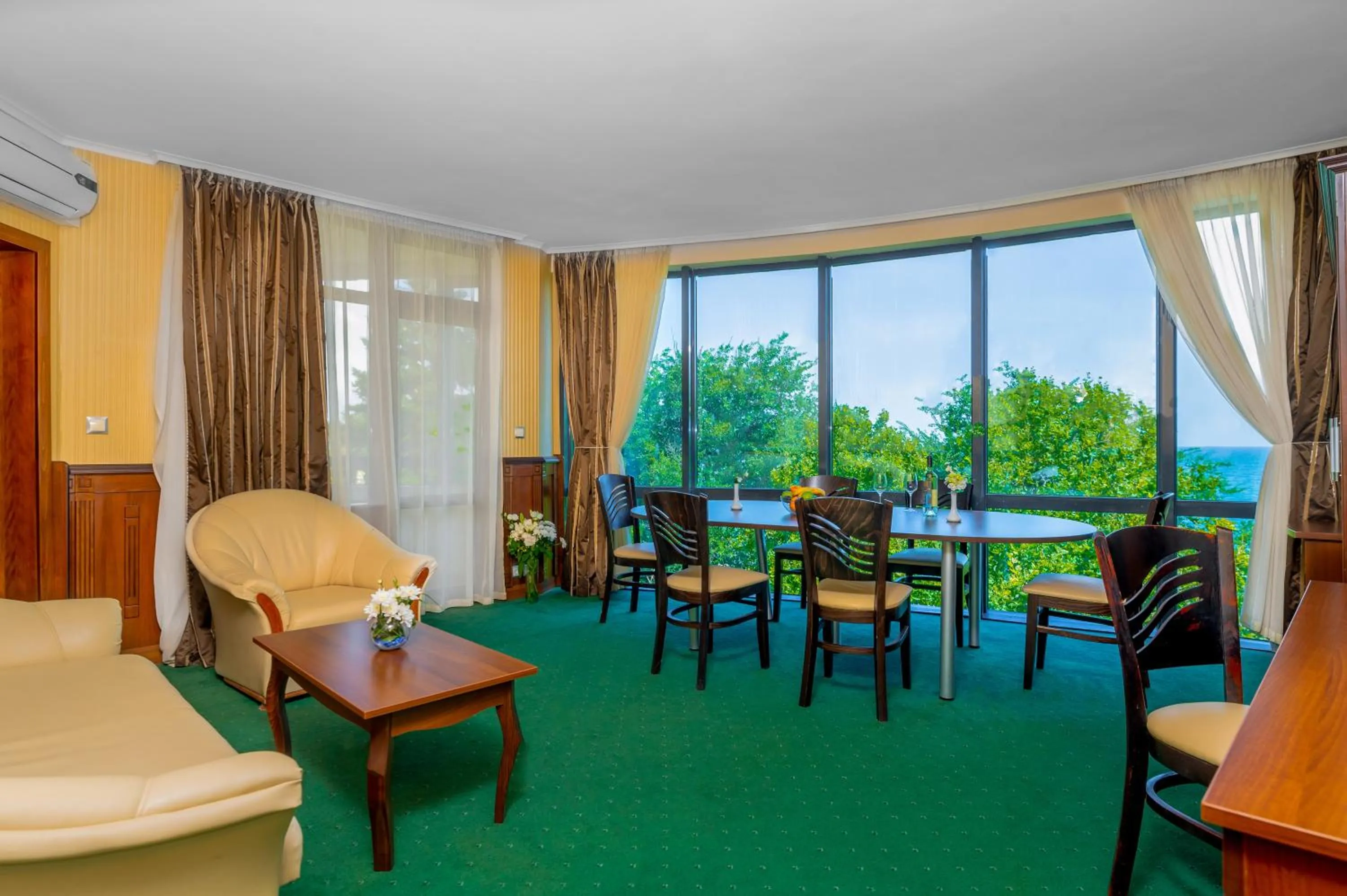 Living room in ELPIDA Hotel - All Inclusive & Beach Front