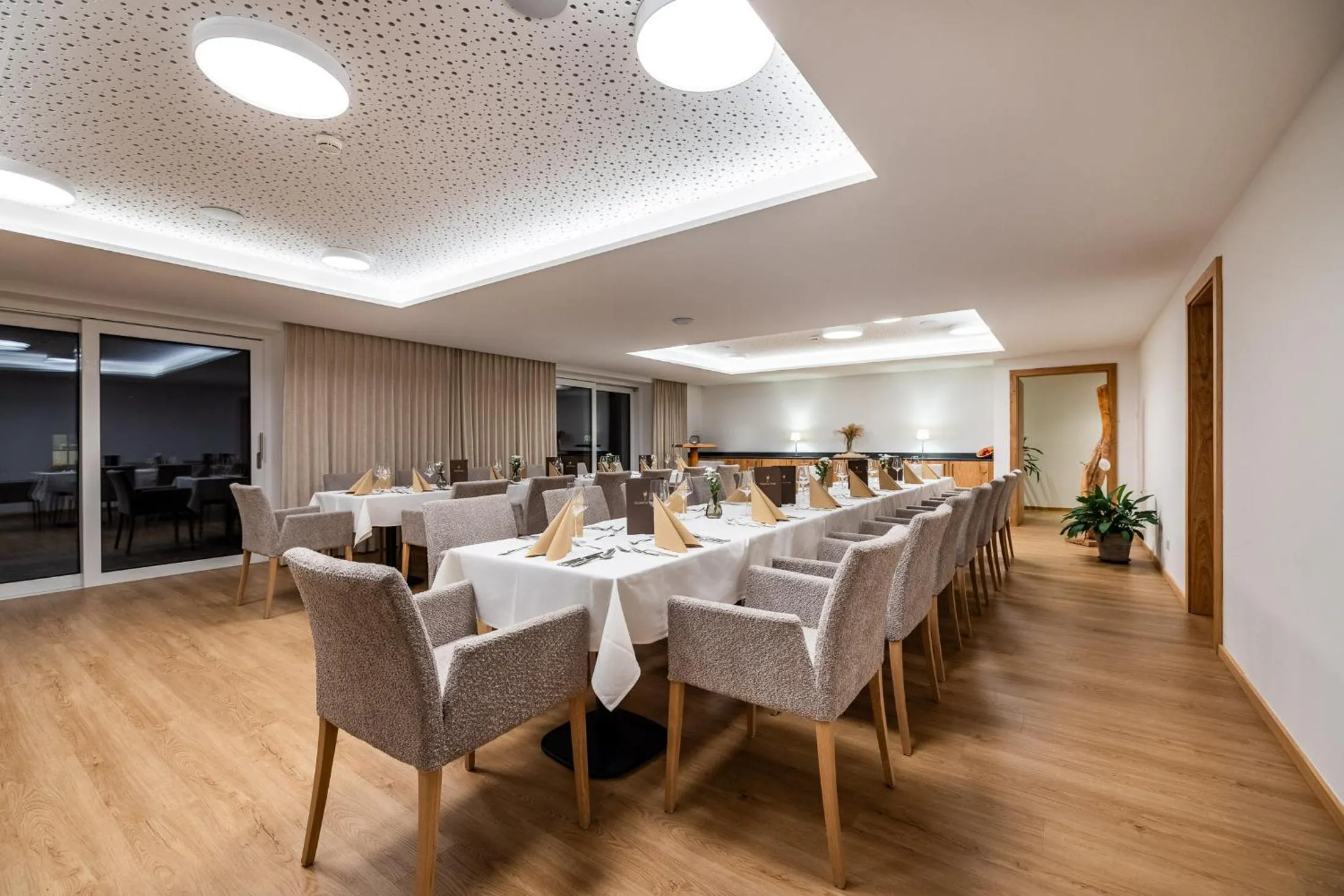 Restaurant/places to eat in Hotel Hubertus