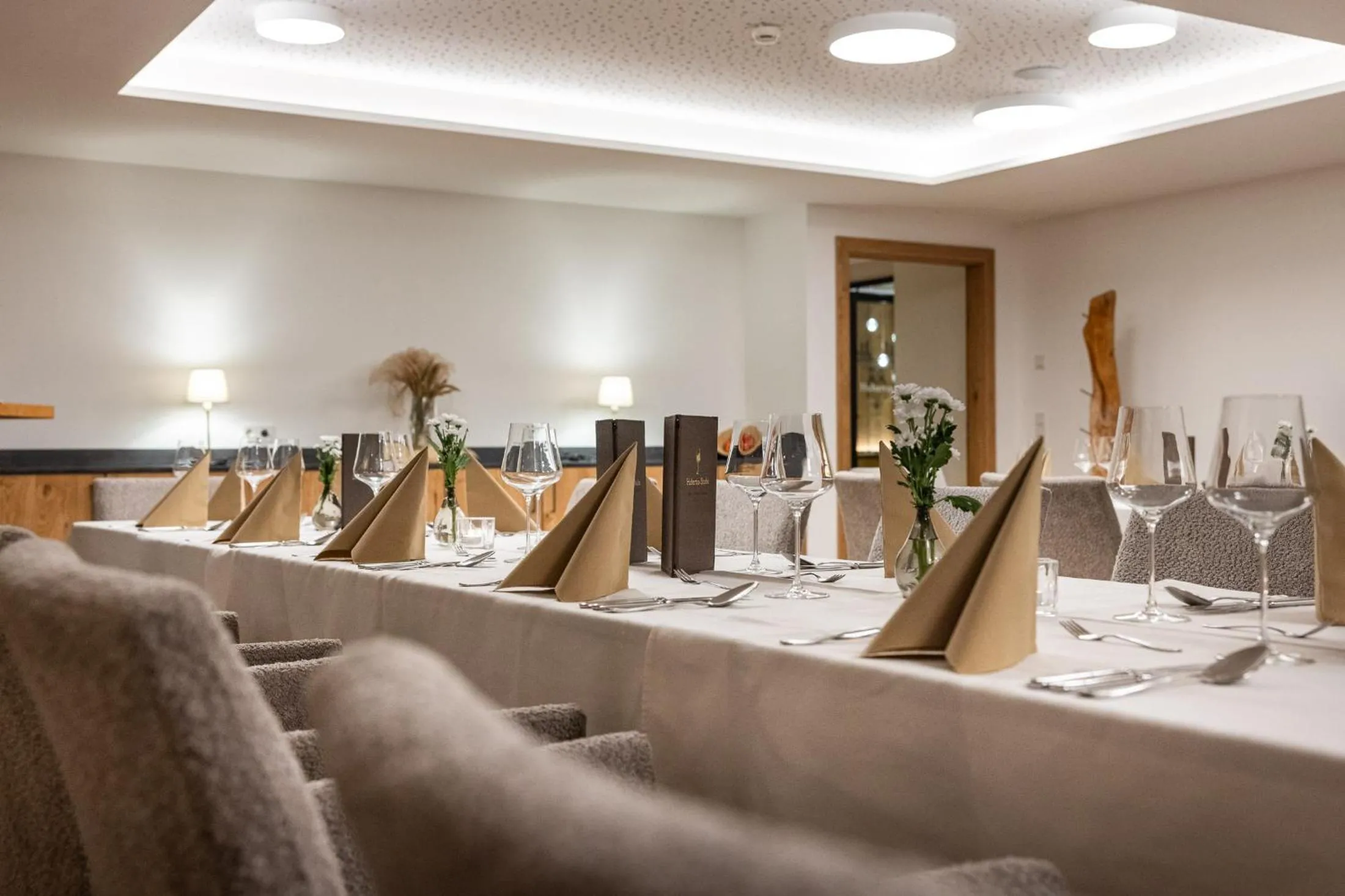 Restaurant/places to eat in Hotel Hubertus