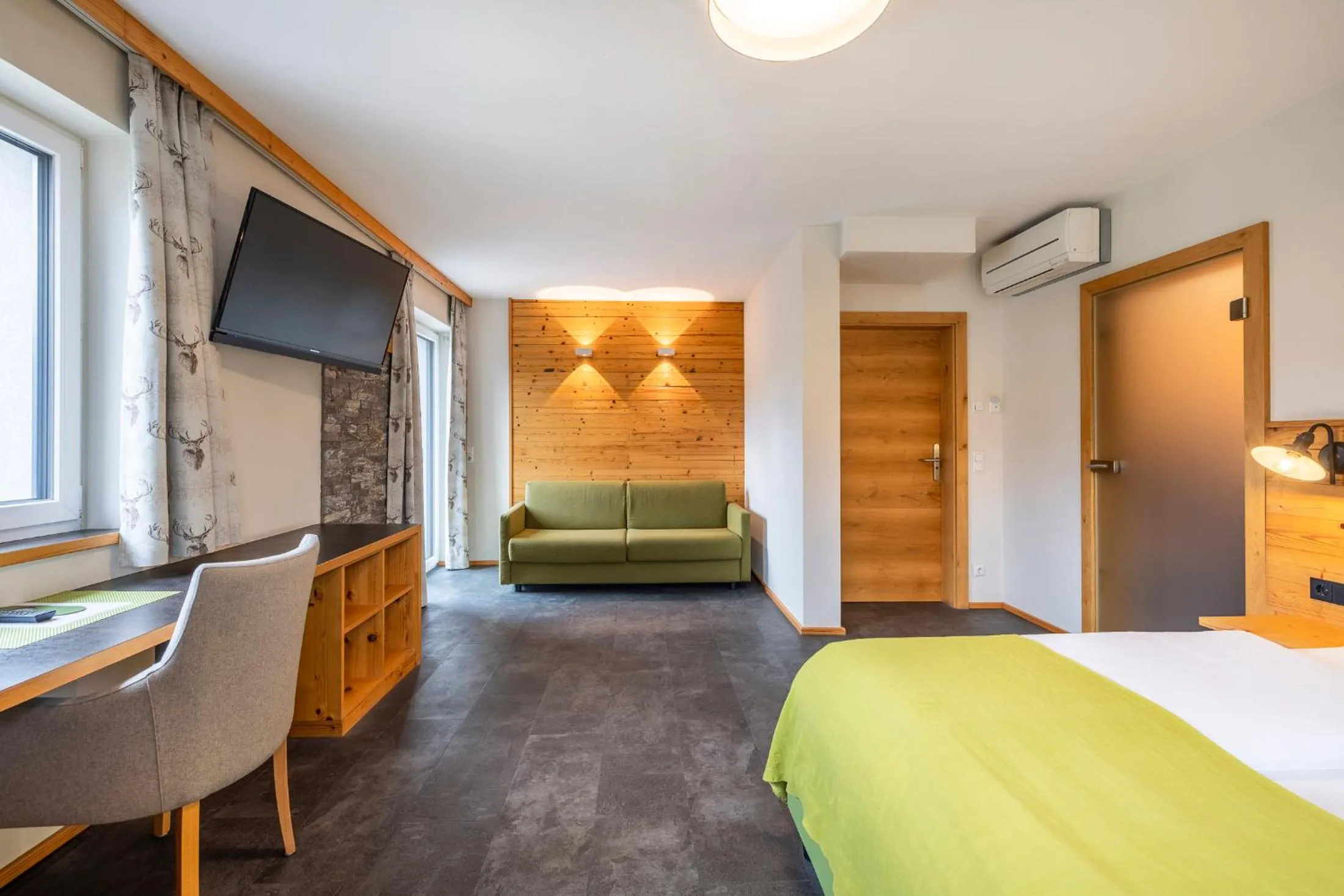 Photo of the whole room, Bed in Hotel Hubertus