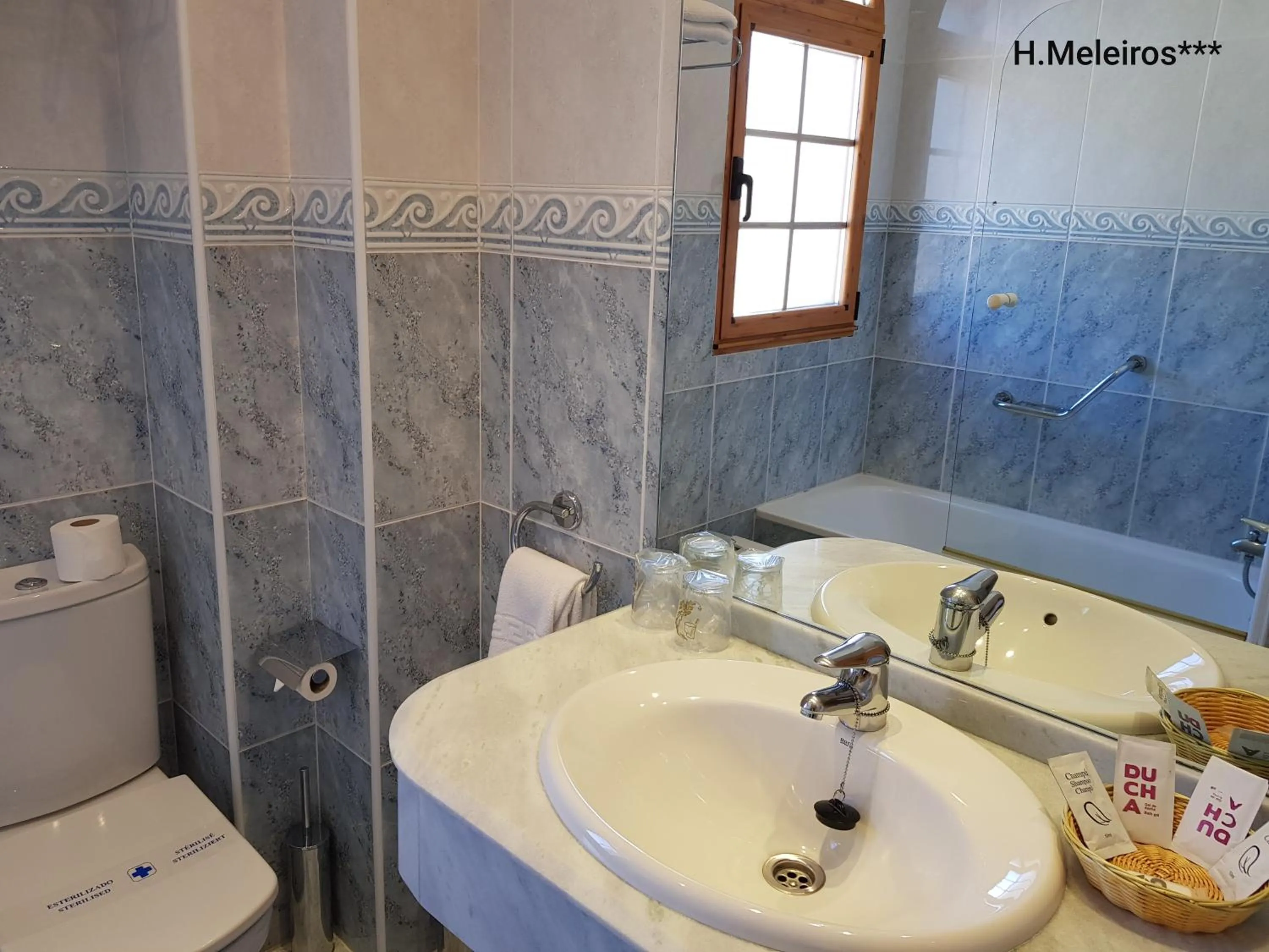 Bathroom in Hotel Meleiros