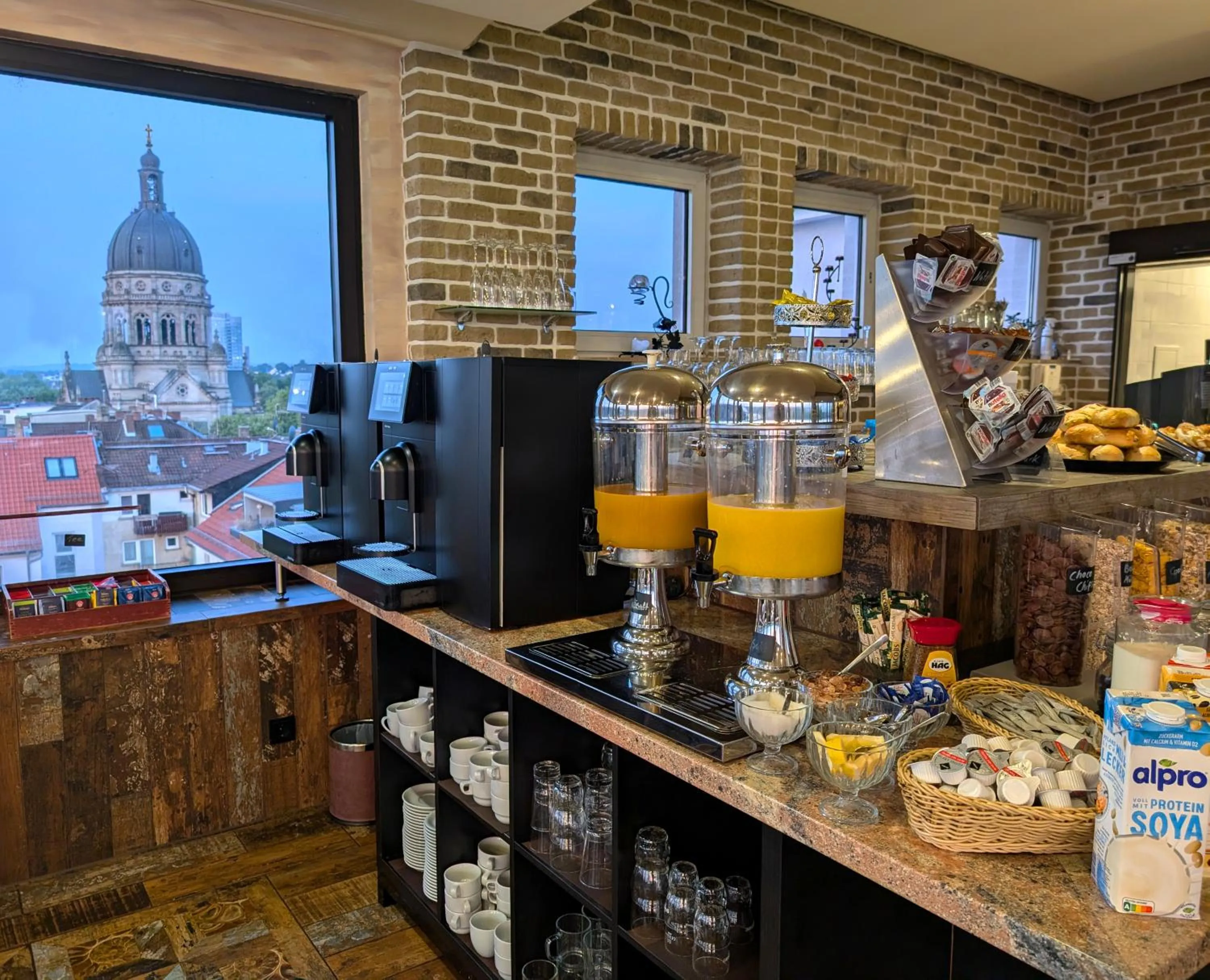 Restaurant/places to eat in Mainzer Hof