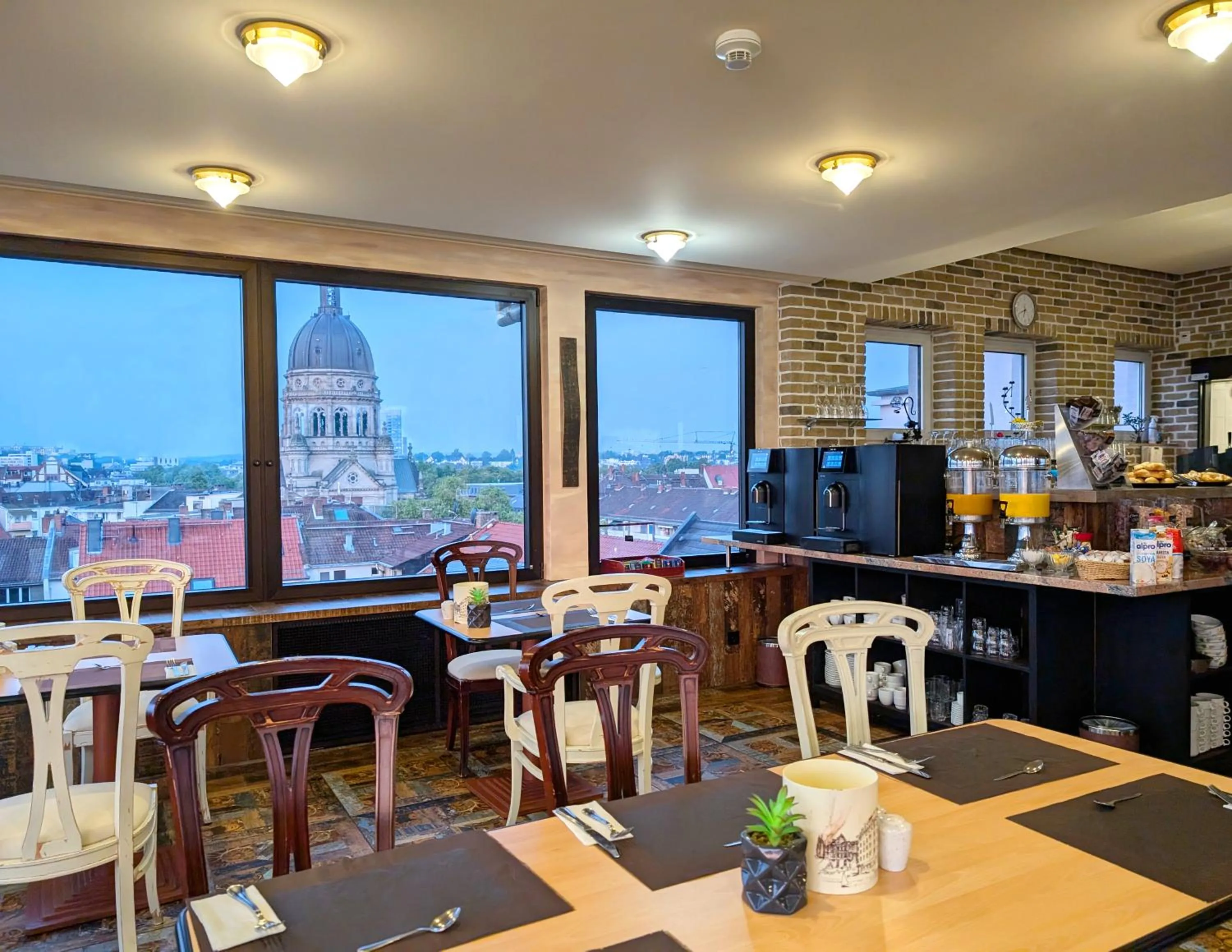 Restaurant/places to eat in Mainzer Hof