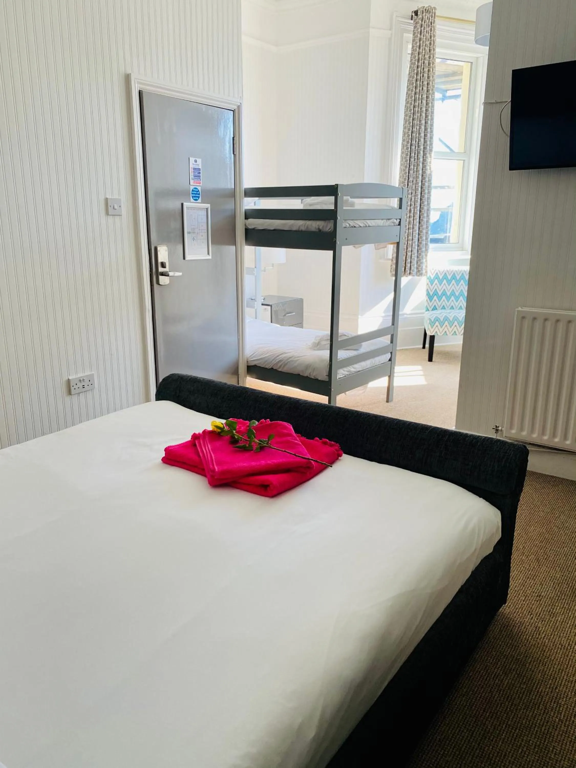 Bed in Villa Mentone Hotel