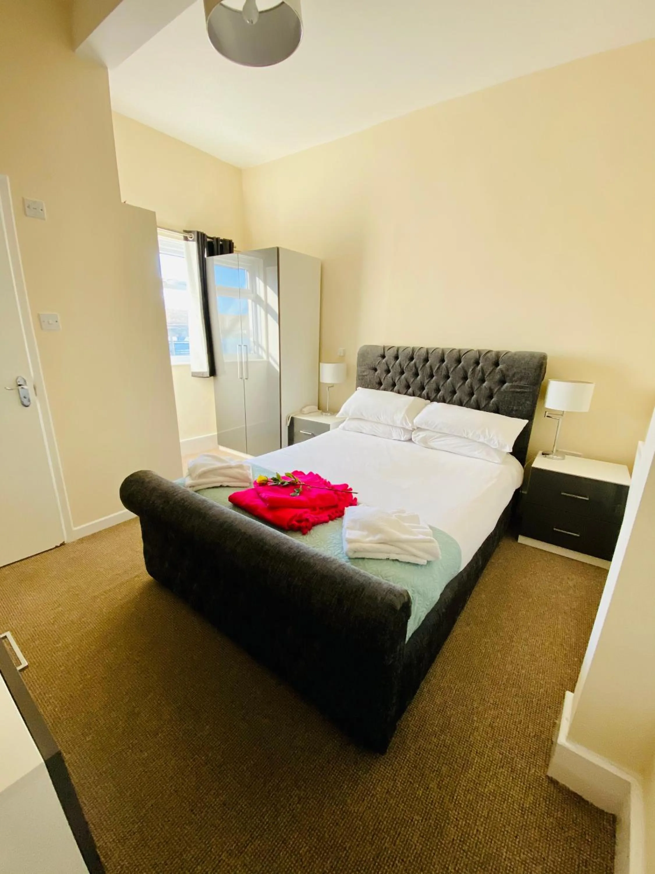 Bed in Villa Mentone Hotel