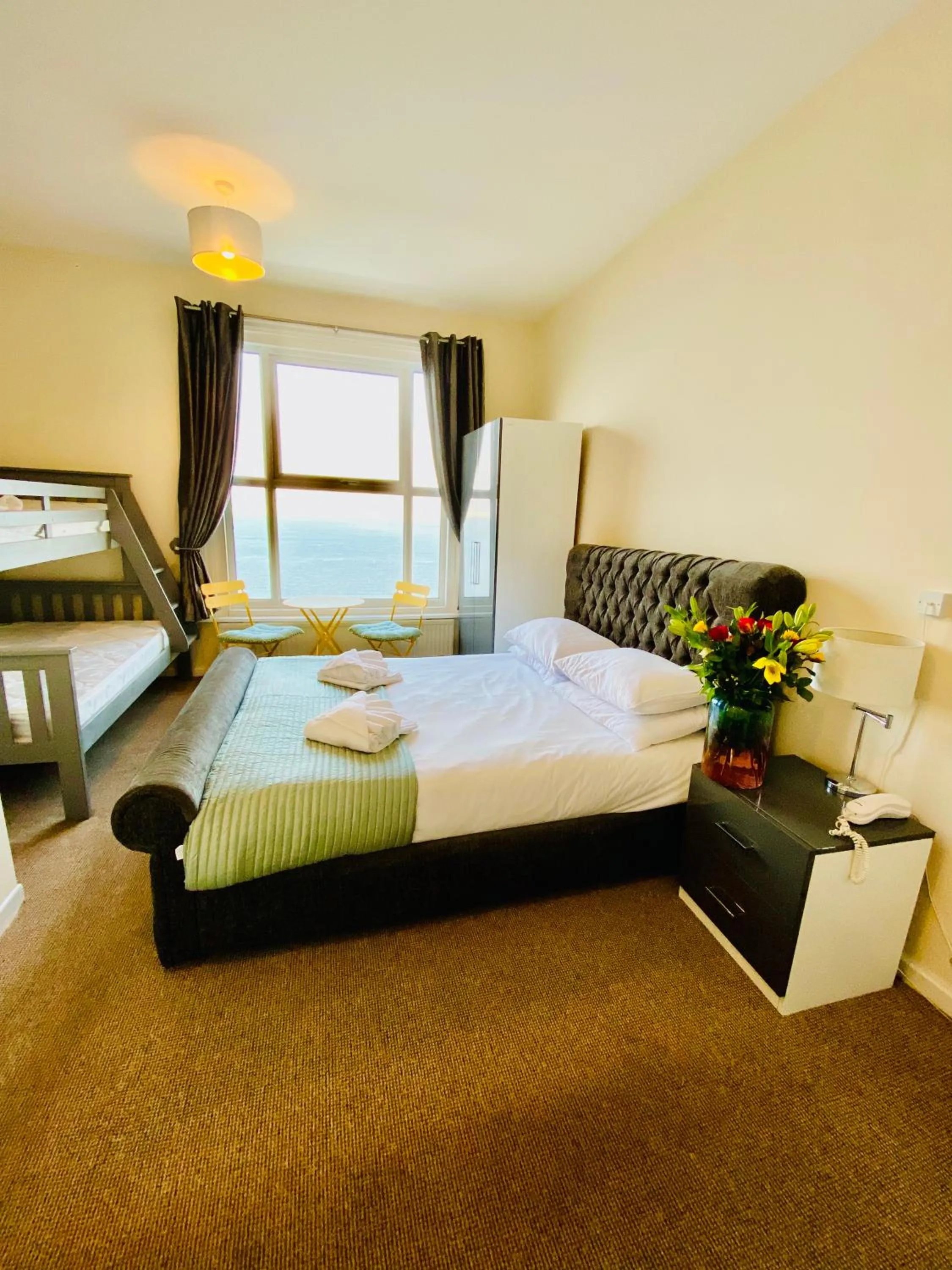 Bed in Villa Mentone Hotel