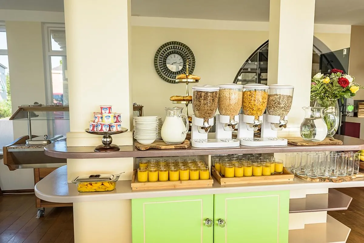 Breakfast in Villa Mentone Hotel