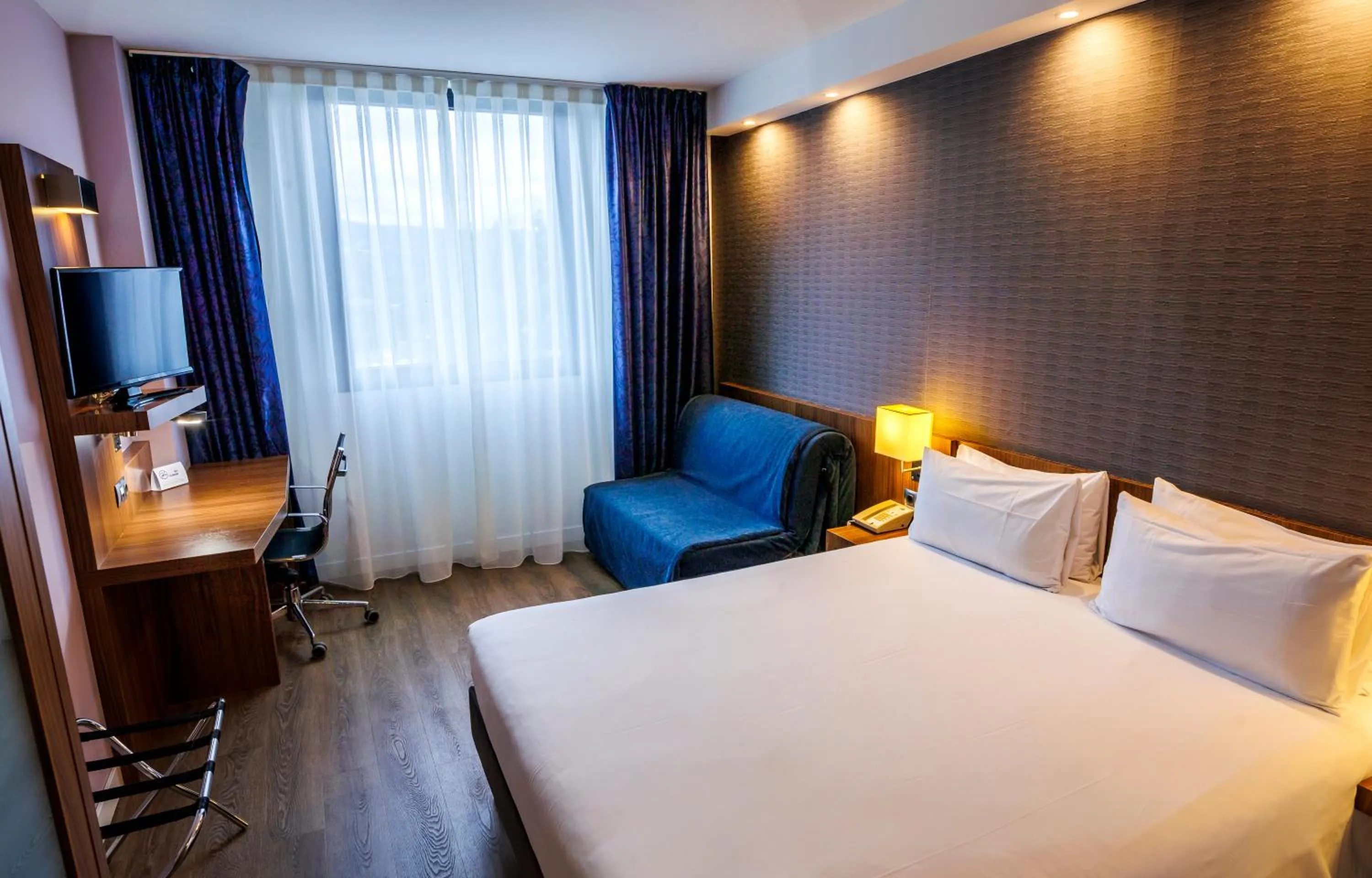 Photo of the whole room, Bed in Holiday Inn Express Bilbao Airport by IHG