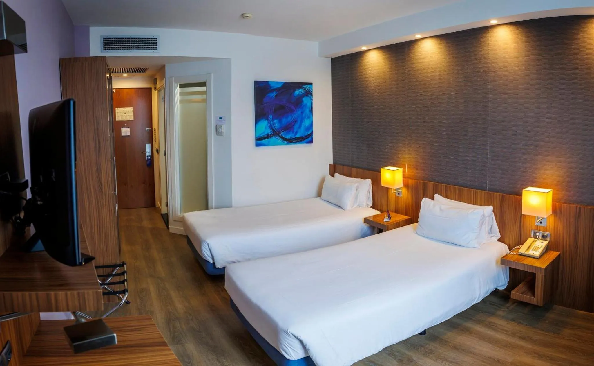 Photo of the whole room, Bed in Holiday Inn Express Bilbao Airport by IHG