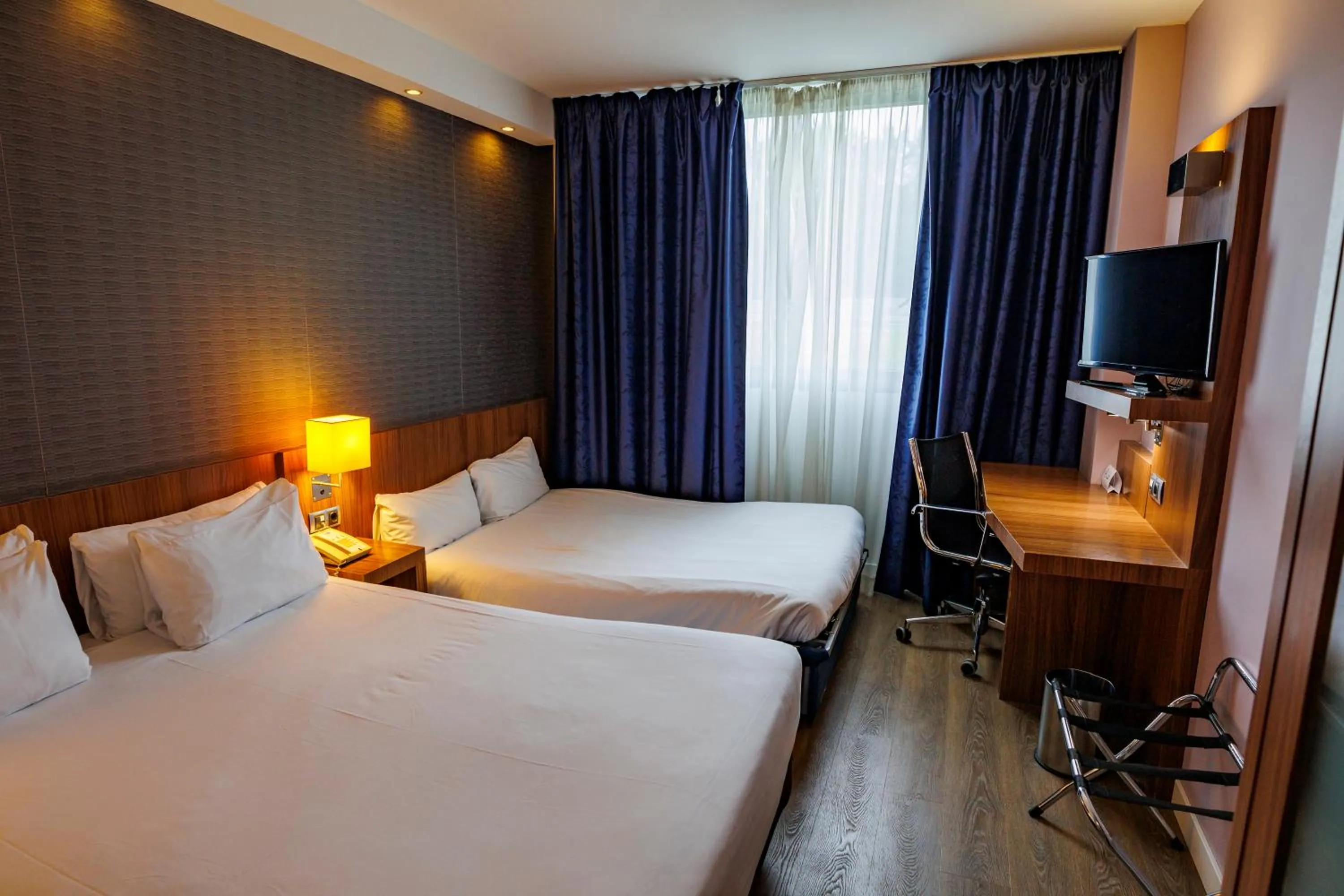 Photo of the whole room, Bed in Holiday Inn Express Bilbao Airport by IHG