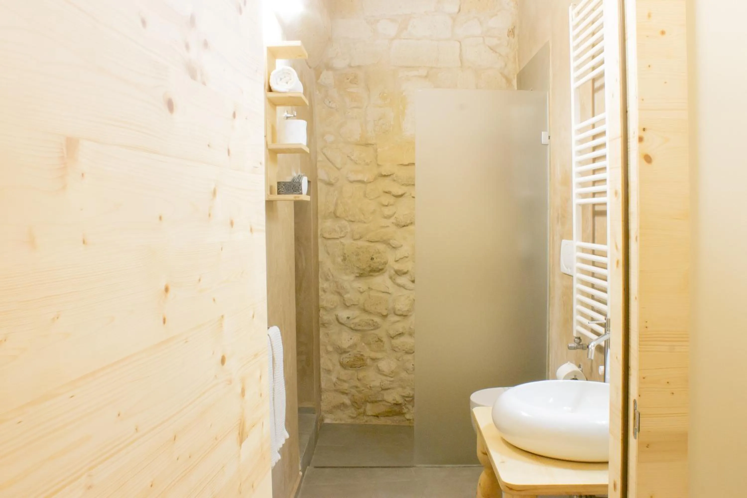 Bathroom in Kabala Bed and Breakfast