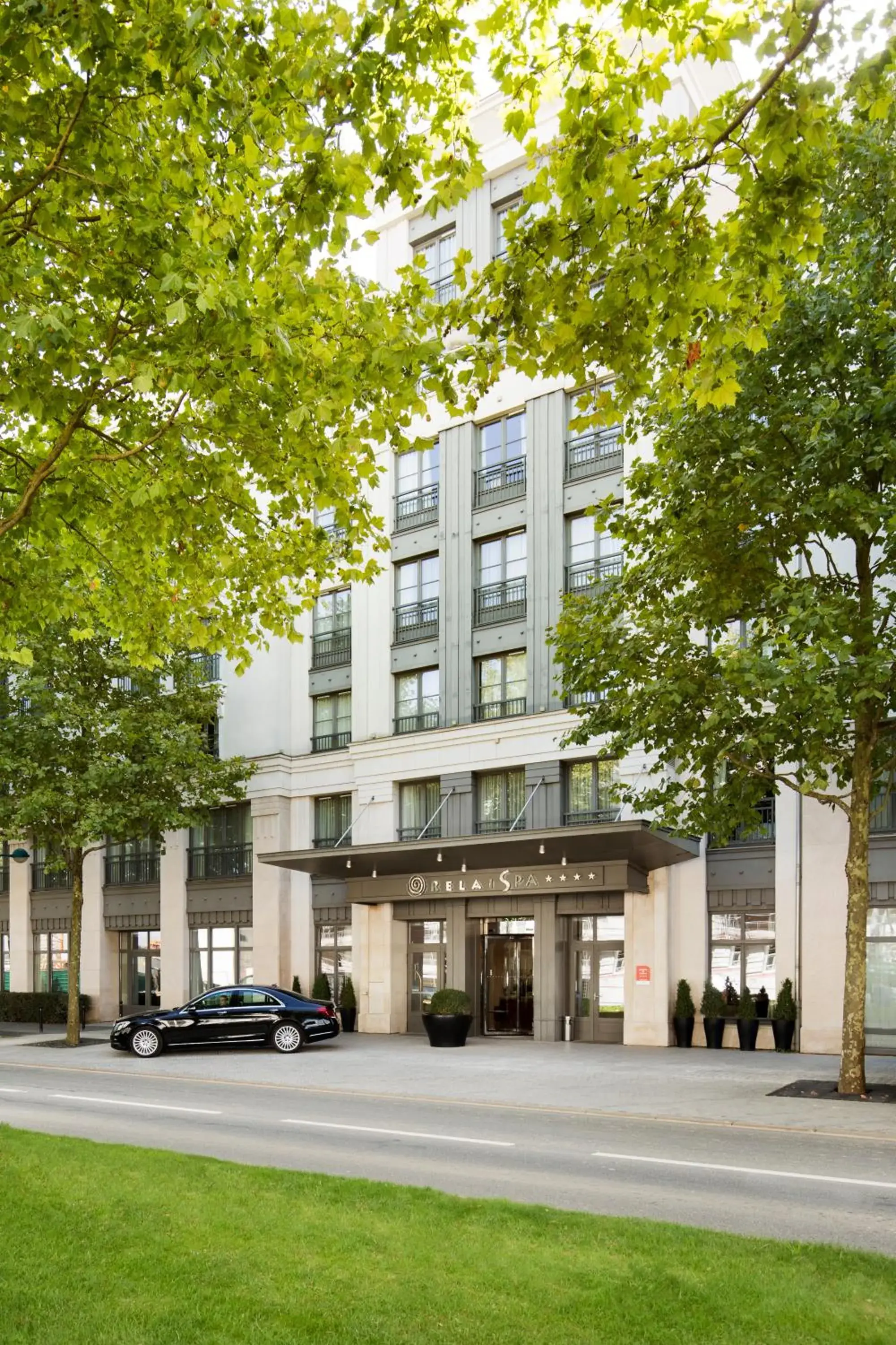 Facade/entrance in Relais Spa Val d'Europe Facade/entrance in Relais Spa Val d'Europe