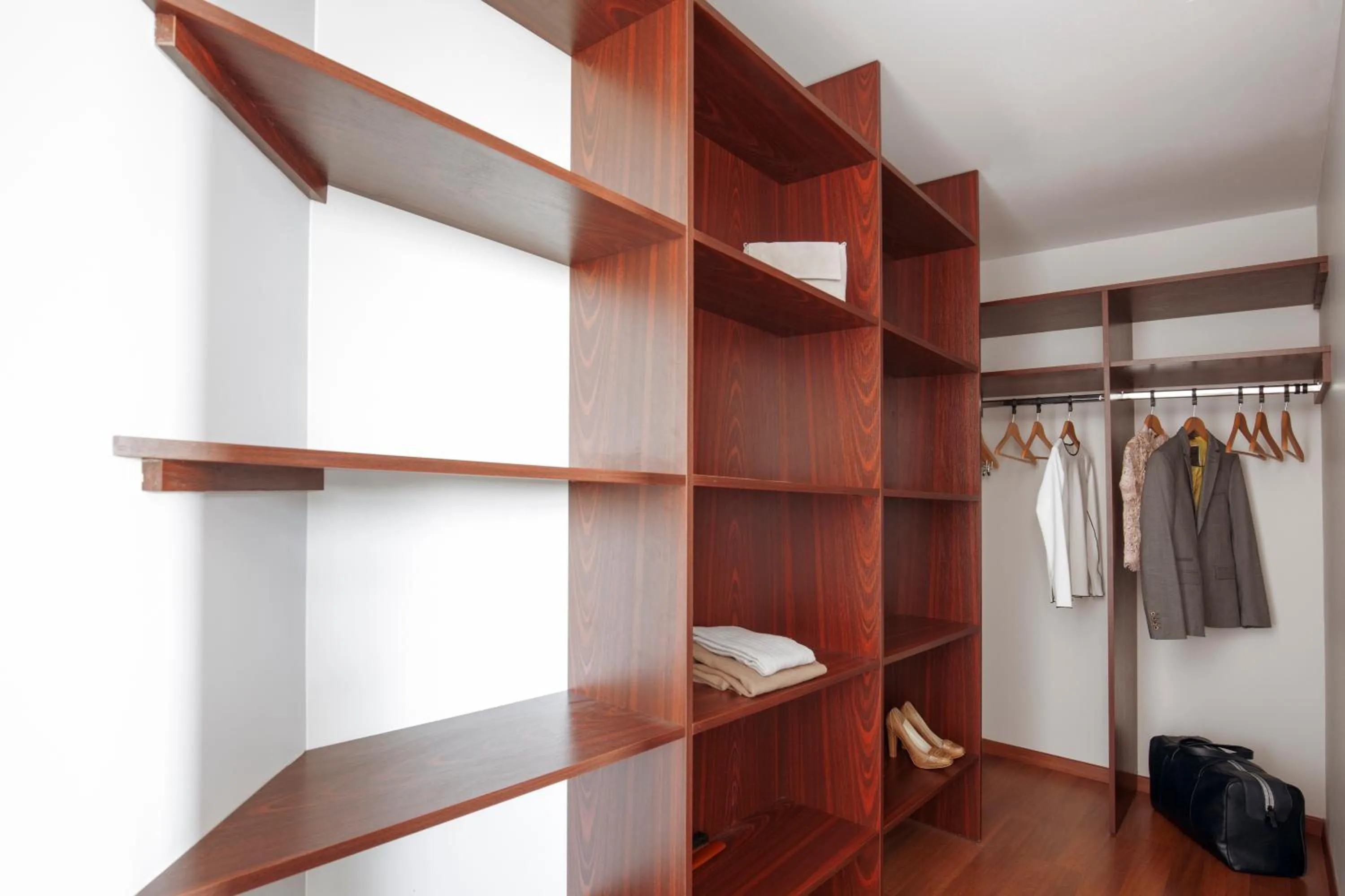 wardrobe in Relais Spa Val d'Europe