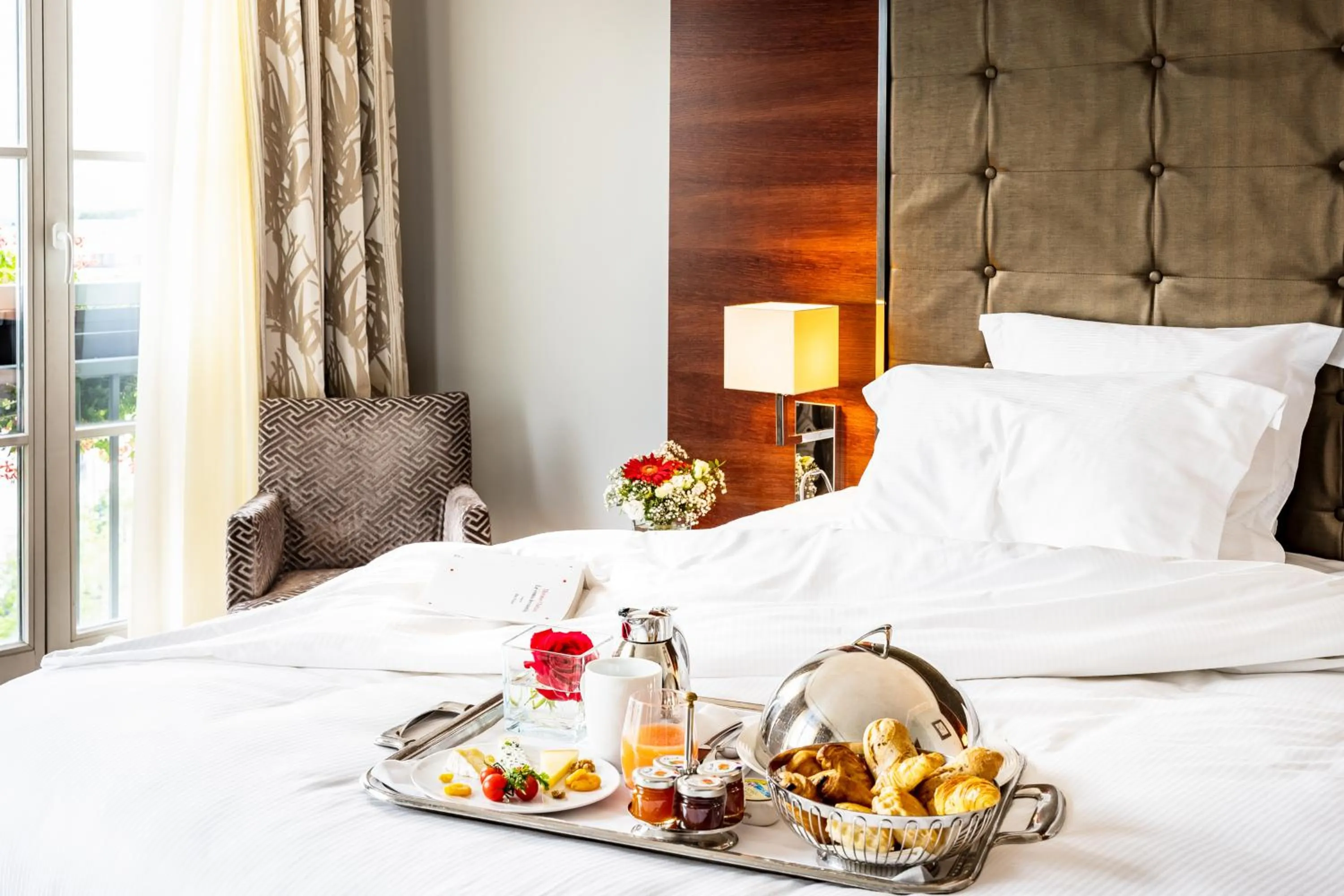 Bedroom, Bed in Relais Spa Val d'Europe