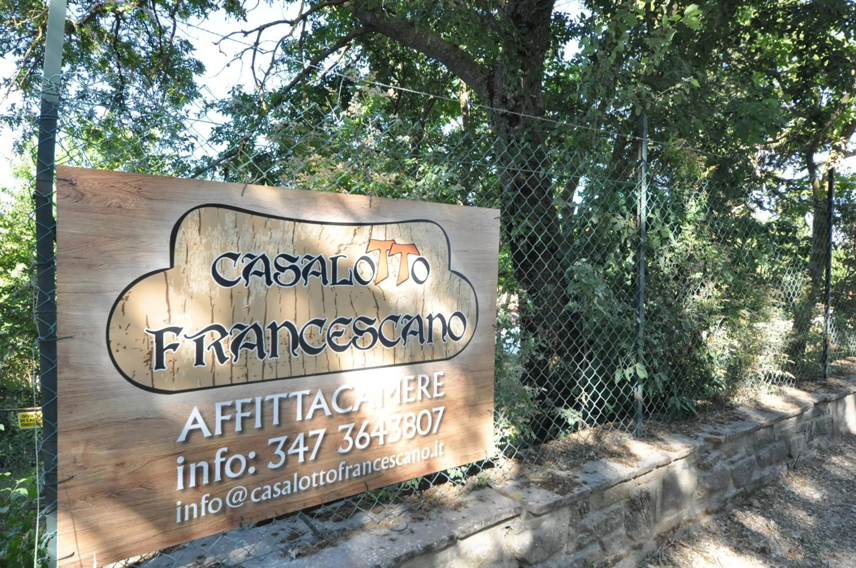 Hiking in Casalotto Francescano