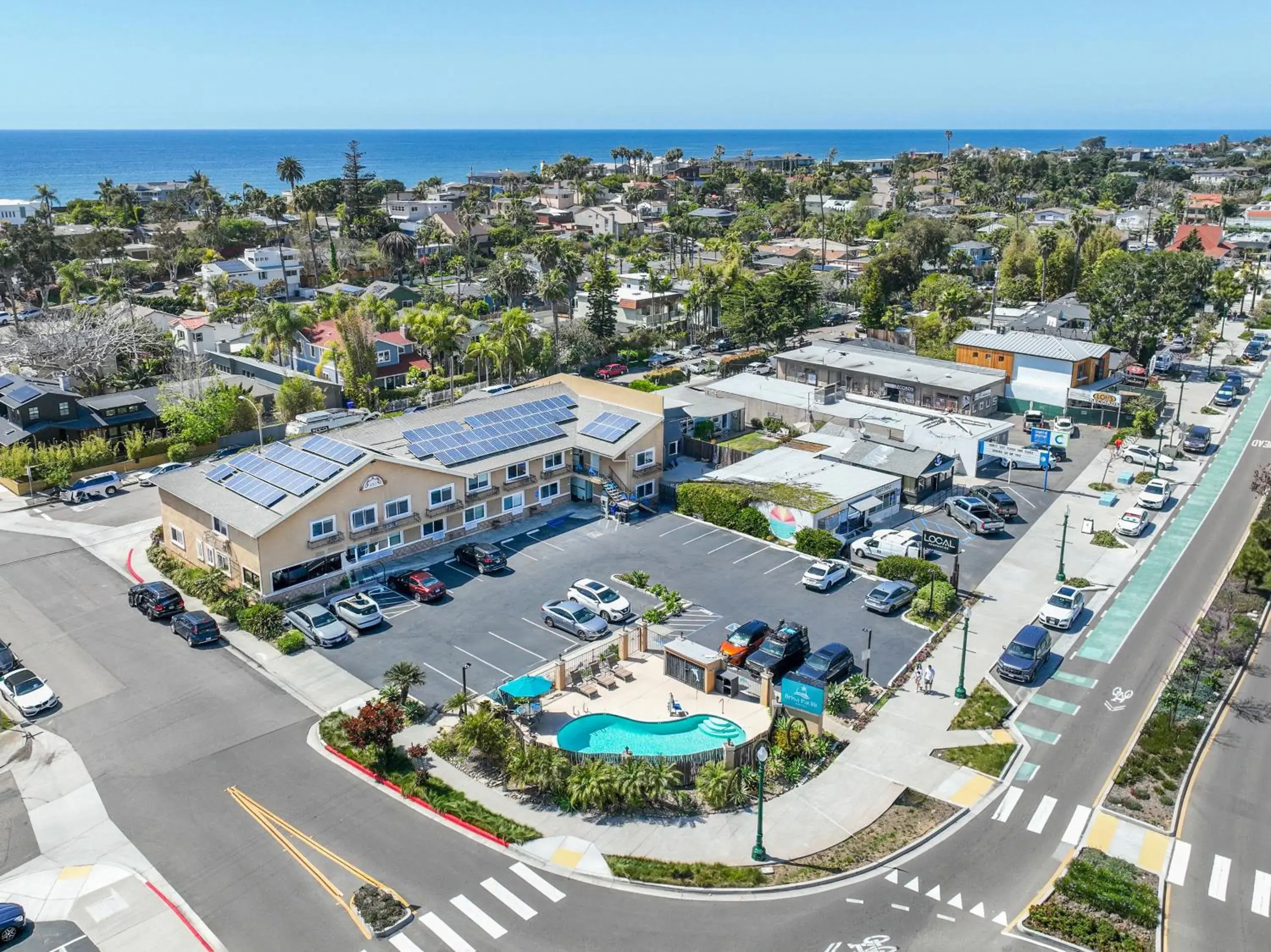 Property building in Brisa Pacific Hotel Encinitas Property building in Brisa Pacific Hotel Encinitas