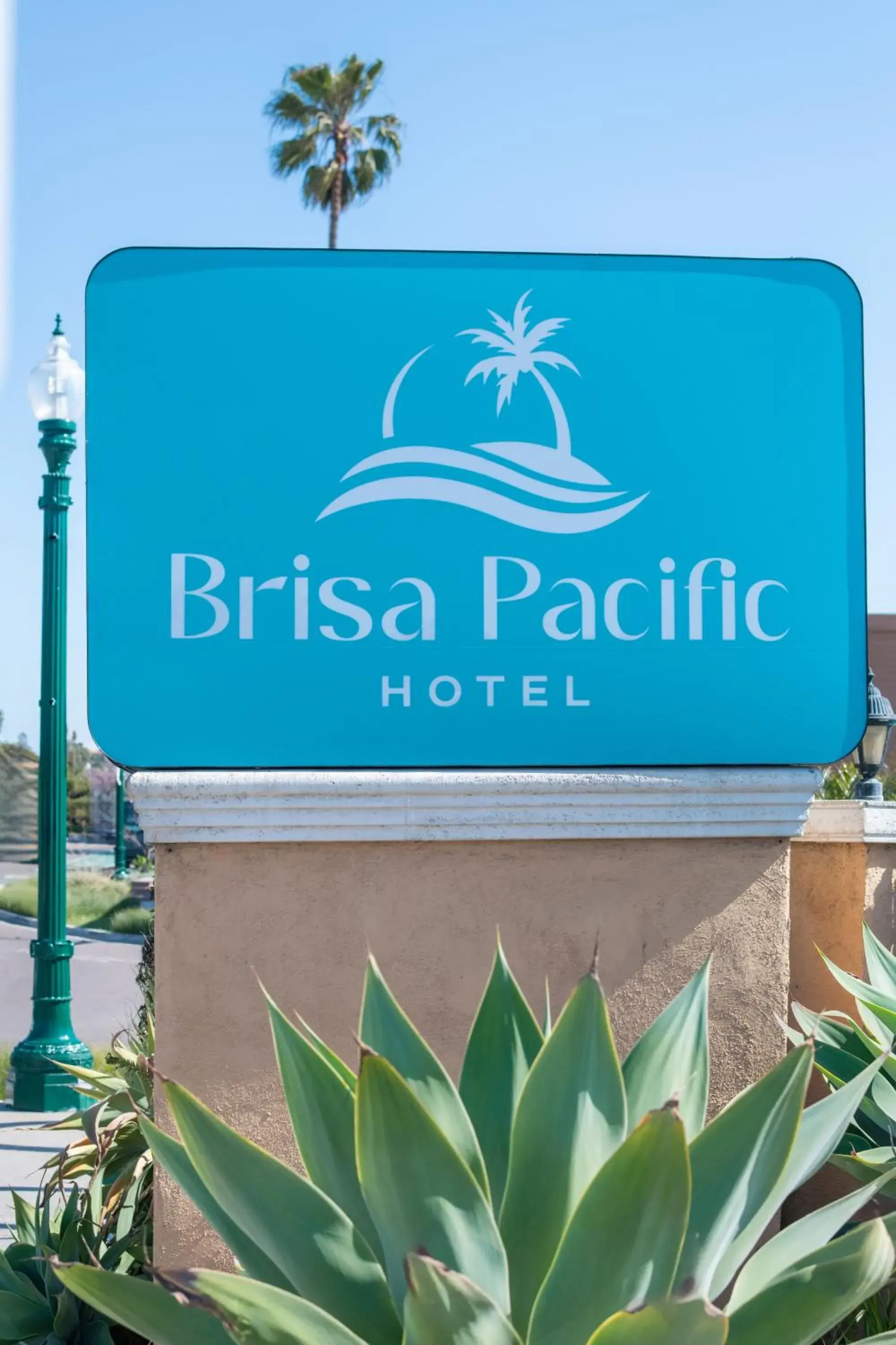 Property building in Brisa Pacific Hotel Encinitas Property building in Brisa Pacific Hotel Encinitas