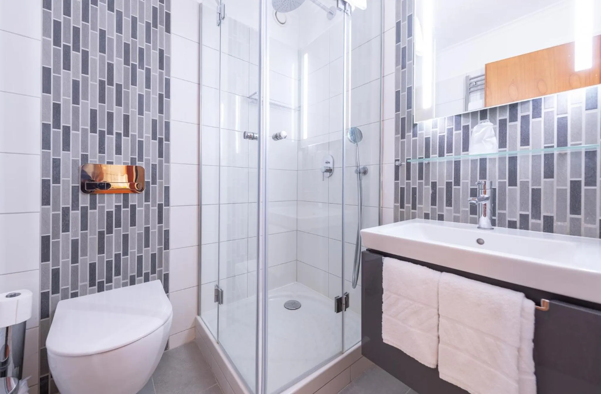 Bathroom in Holiday Club Apartman Hotel