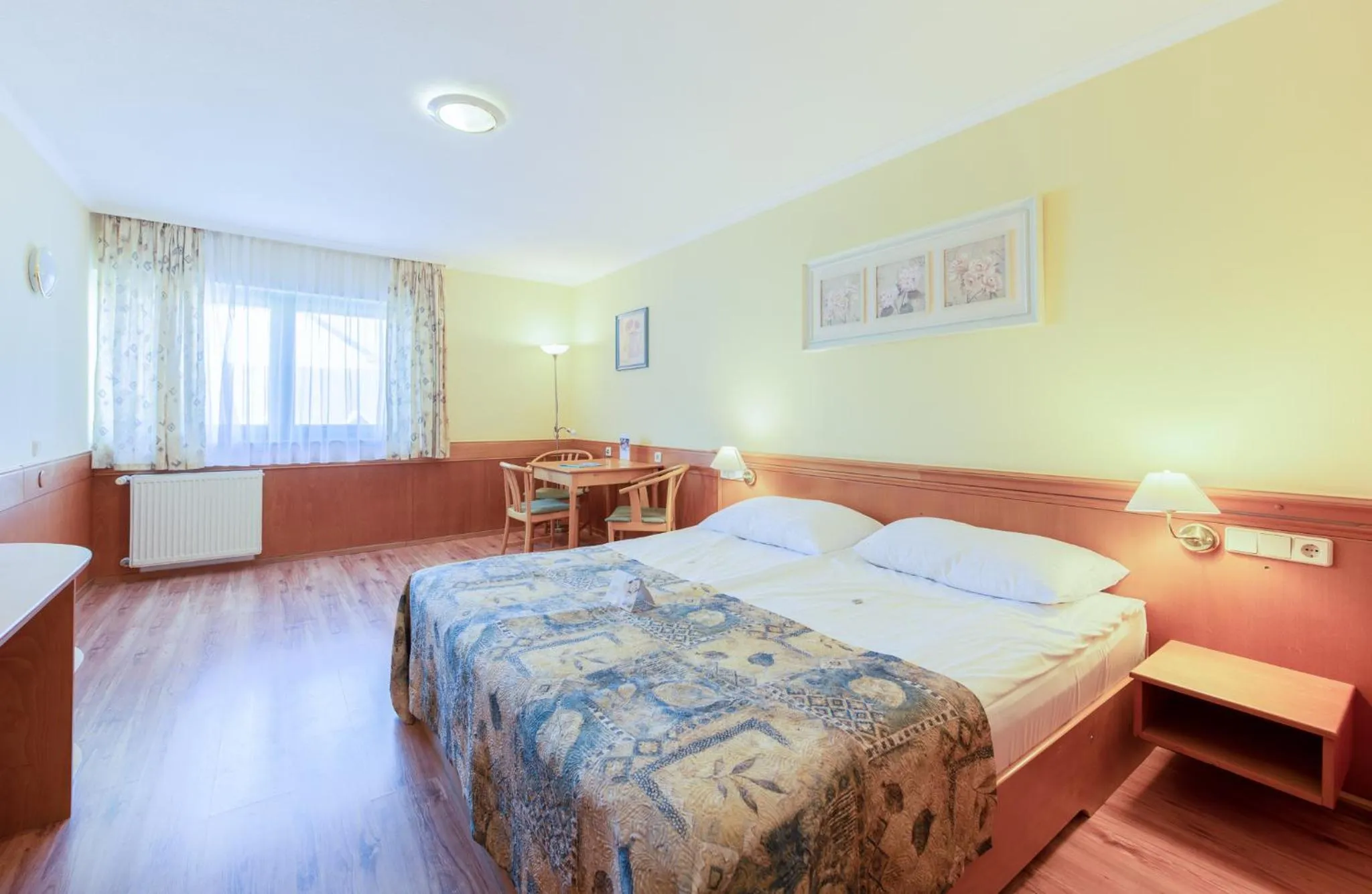 Bedroom, Bed in Holiday Club Apartman Hotel