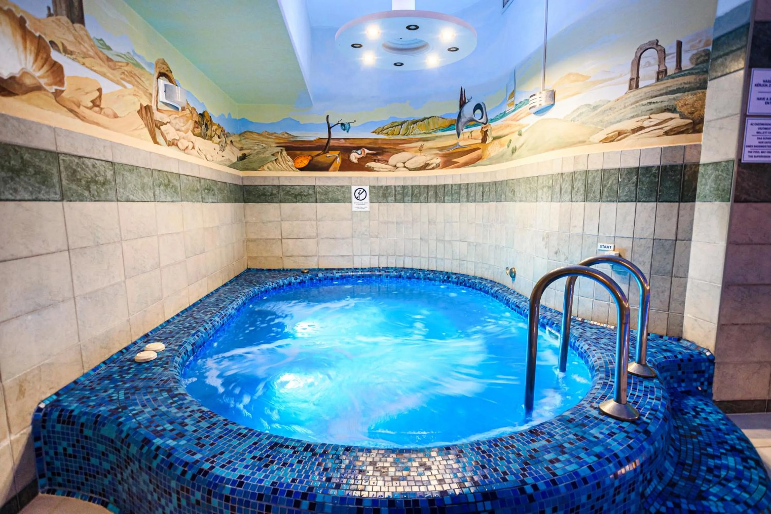 Hot Tub in Holiday Club Apartman Hotel