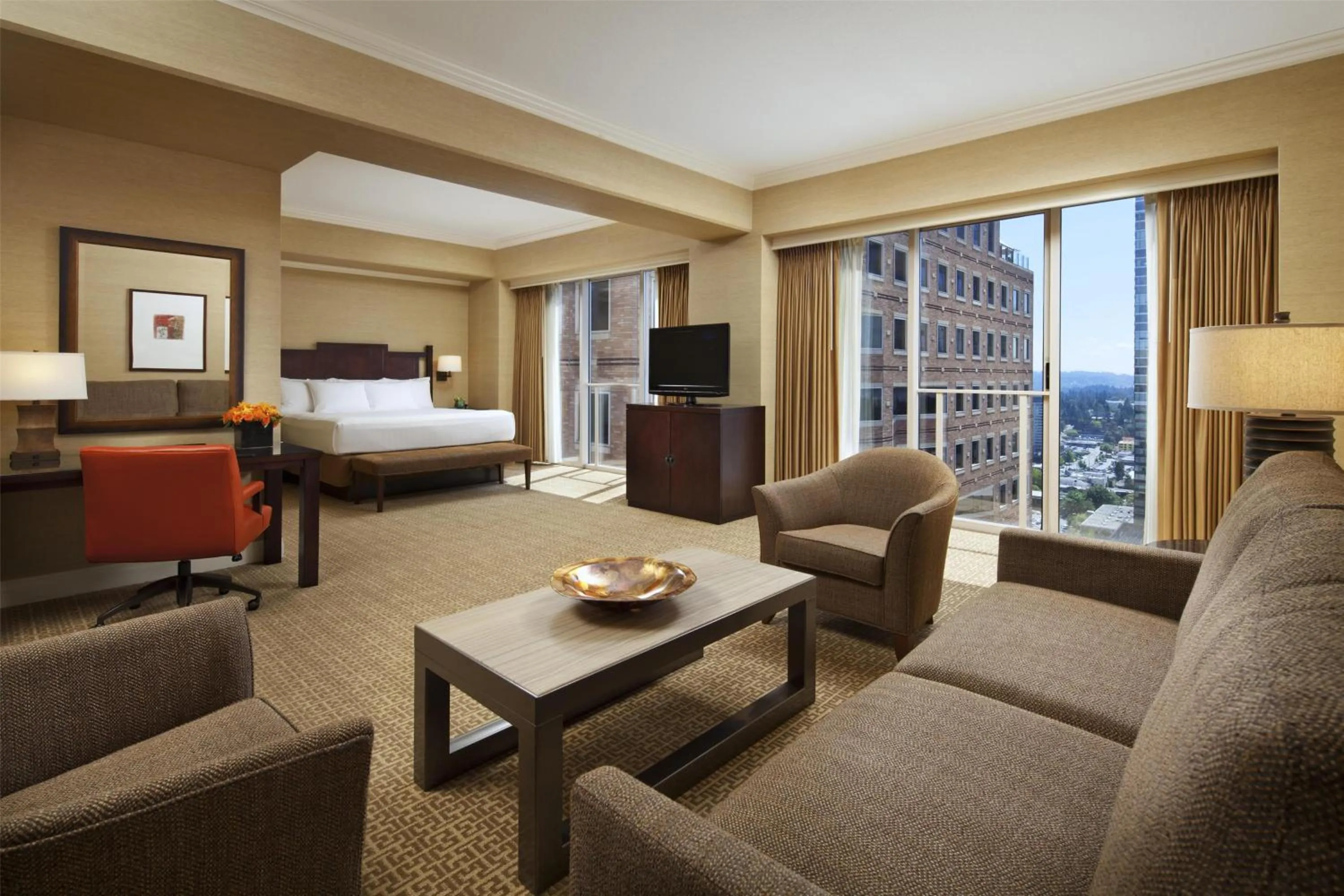 Photo of the whole room, Bed in Hyatt Regency Bellevue