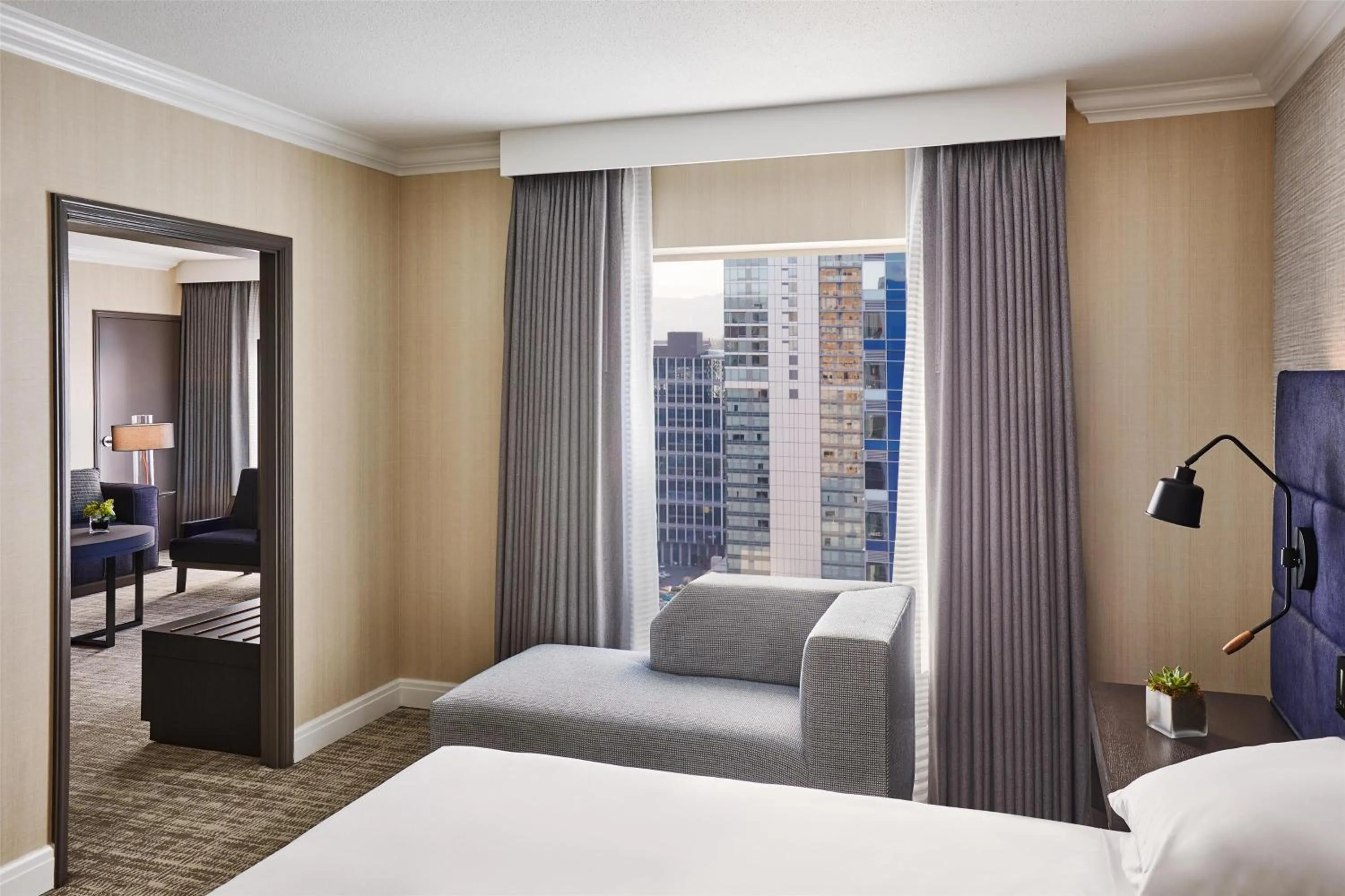 Photo of the whole room, Bed in Hyatt Regency Bellevue