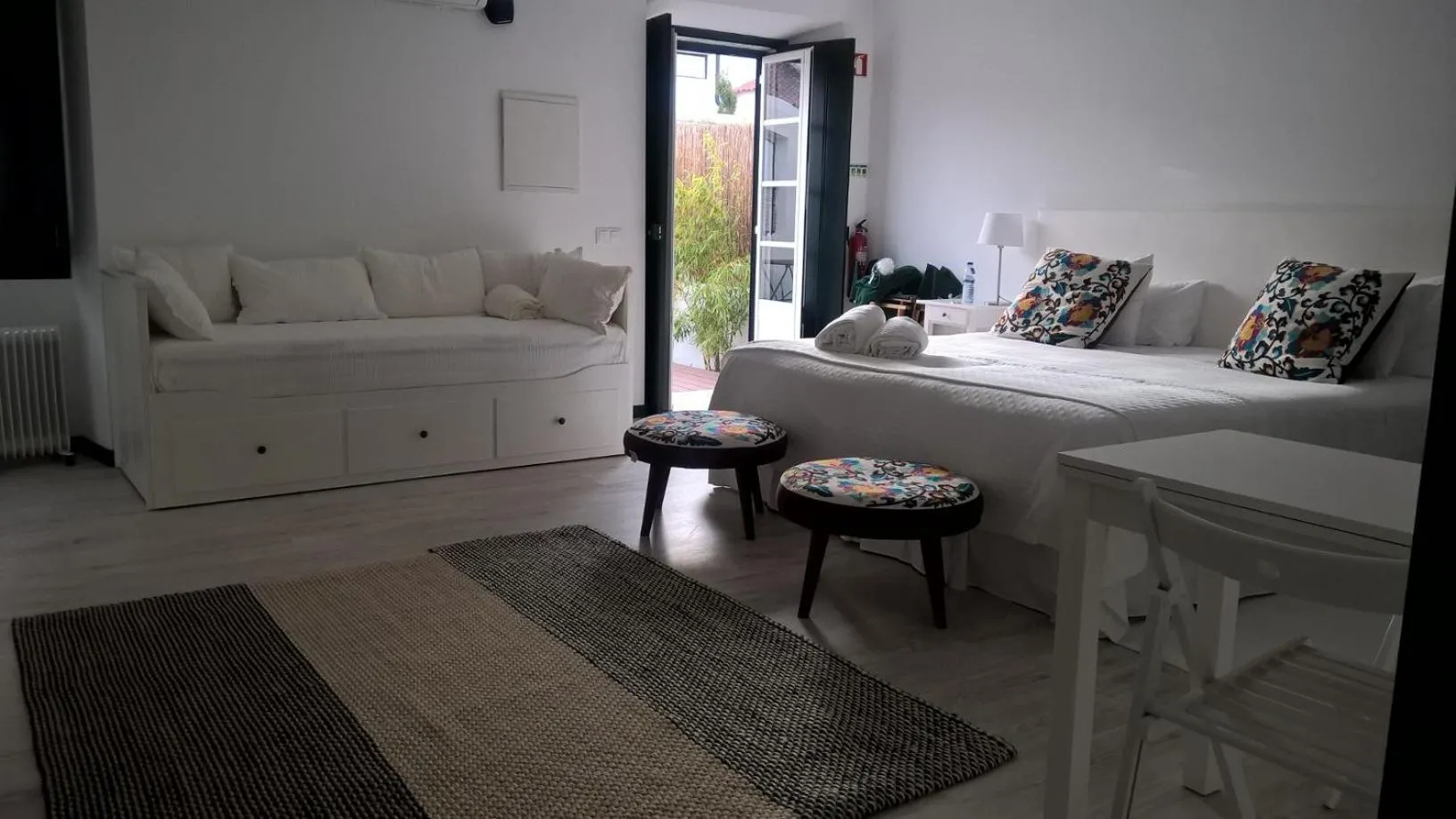 Photo of the whole room, Bed in Quinta Da Praia Das Fontes