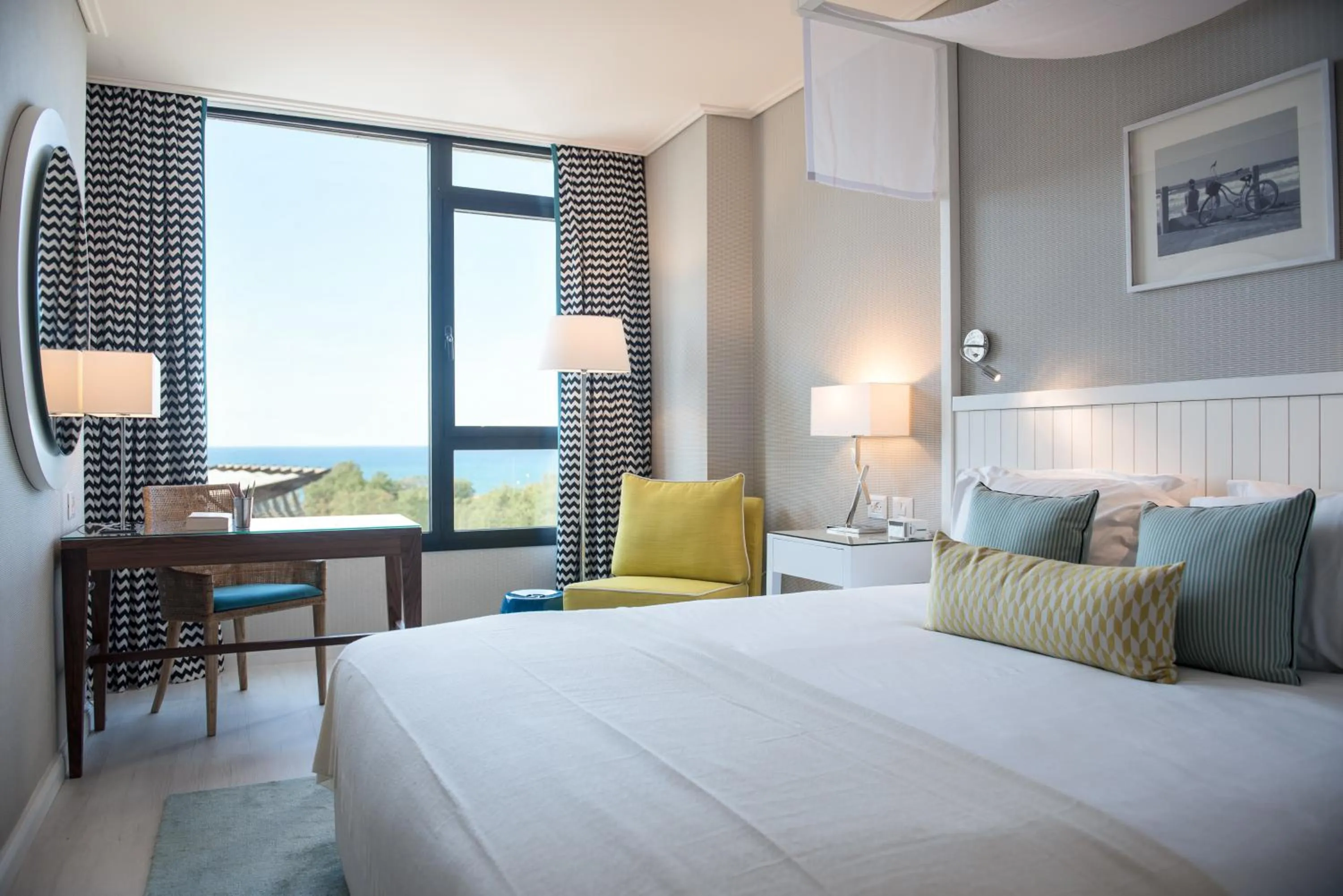 Sea view, Bed in Melody Hotel - an Atlas Boutique Hotel