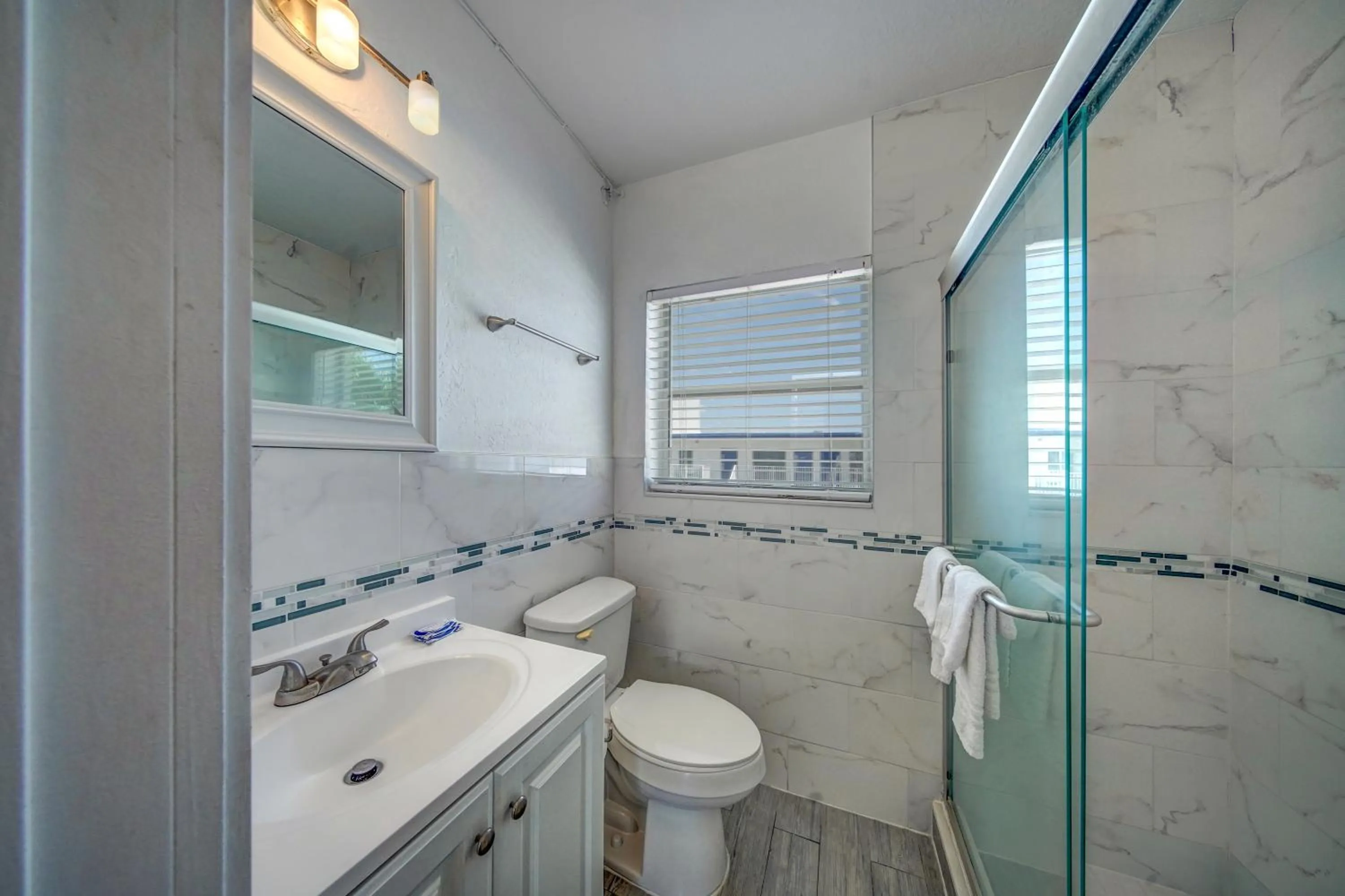 Bathroom in Blue Strawberry by the Sea