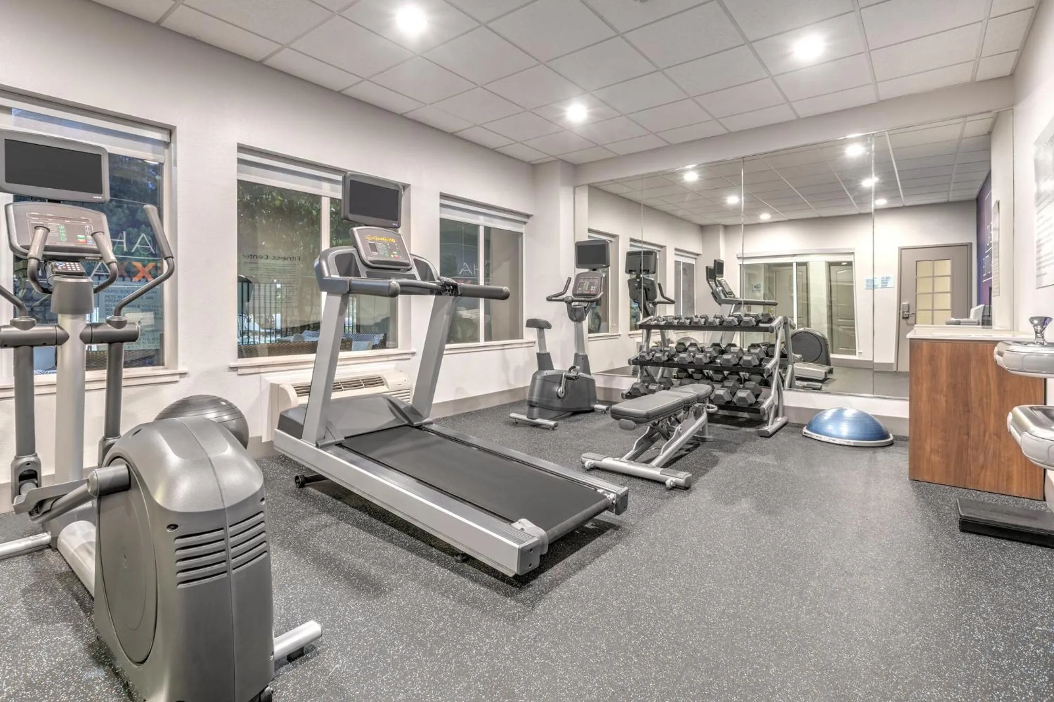 Fitness centre/facilities in Holiday Inn Express Hotel & Suites Marshall by IHG
