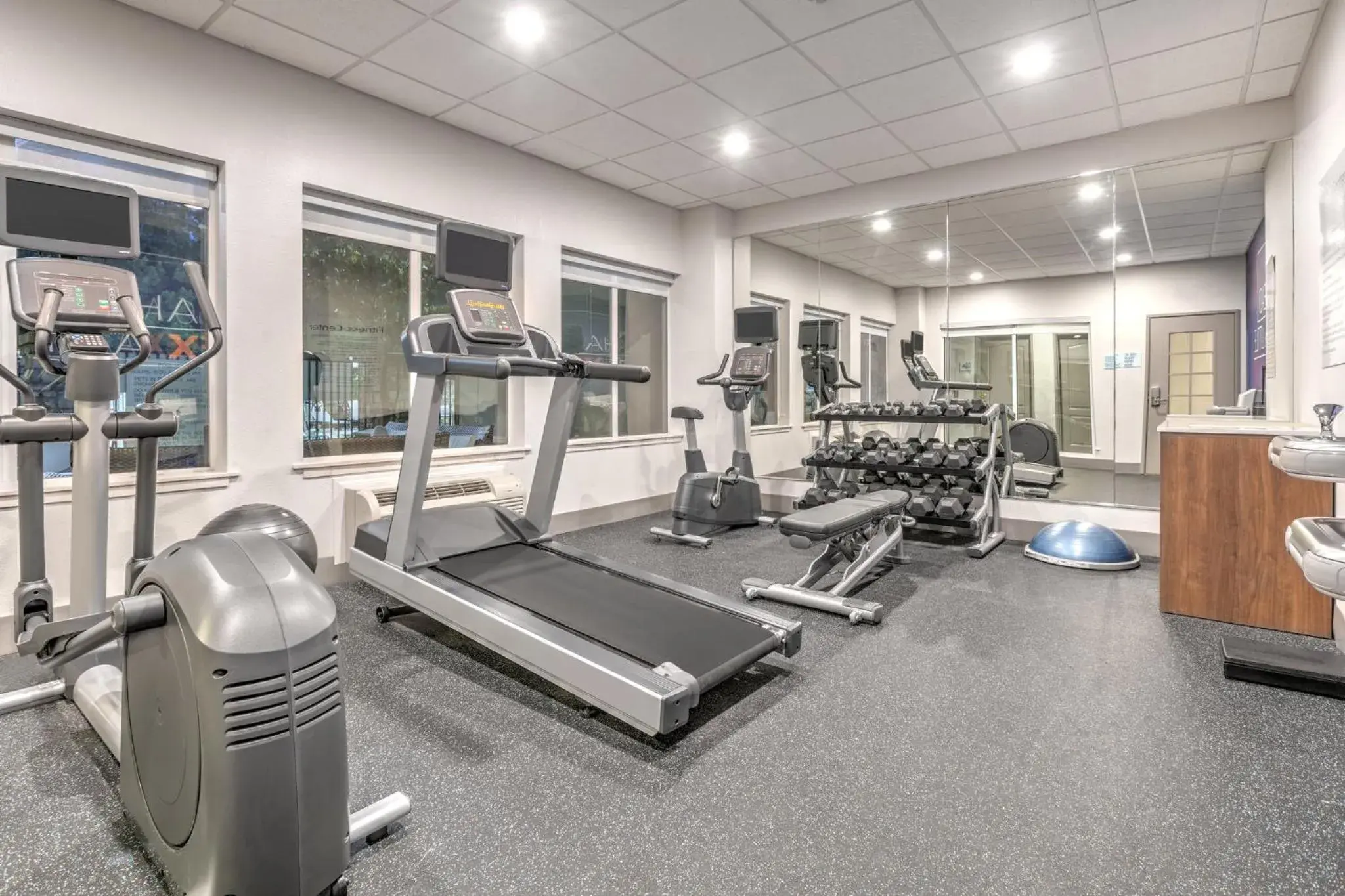 Fitness centre/facilities in Holiday Inn Express Hotel & Suites Marshall by IHG Fitness centre/facilities in Holiday Inn Express Hotel & Suites Marshall by IHG