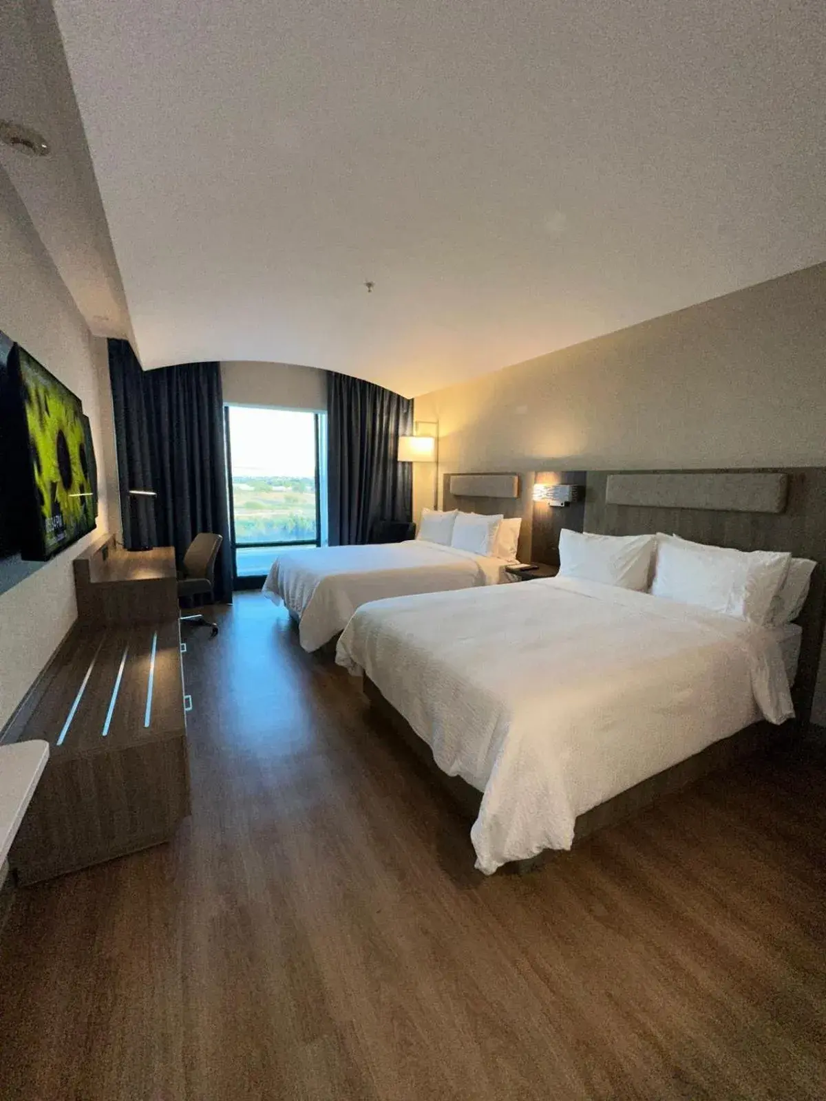 TV and multimedia, Bed in Holiday Inn Express Nuevo Laredo by IHG TV and multimedia, Bed in Holiday Inn Express Nuevo Laredo by IHG