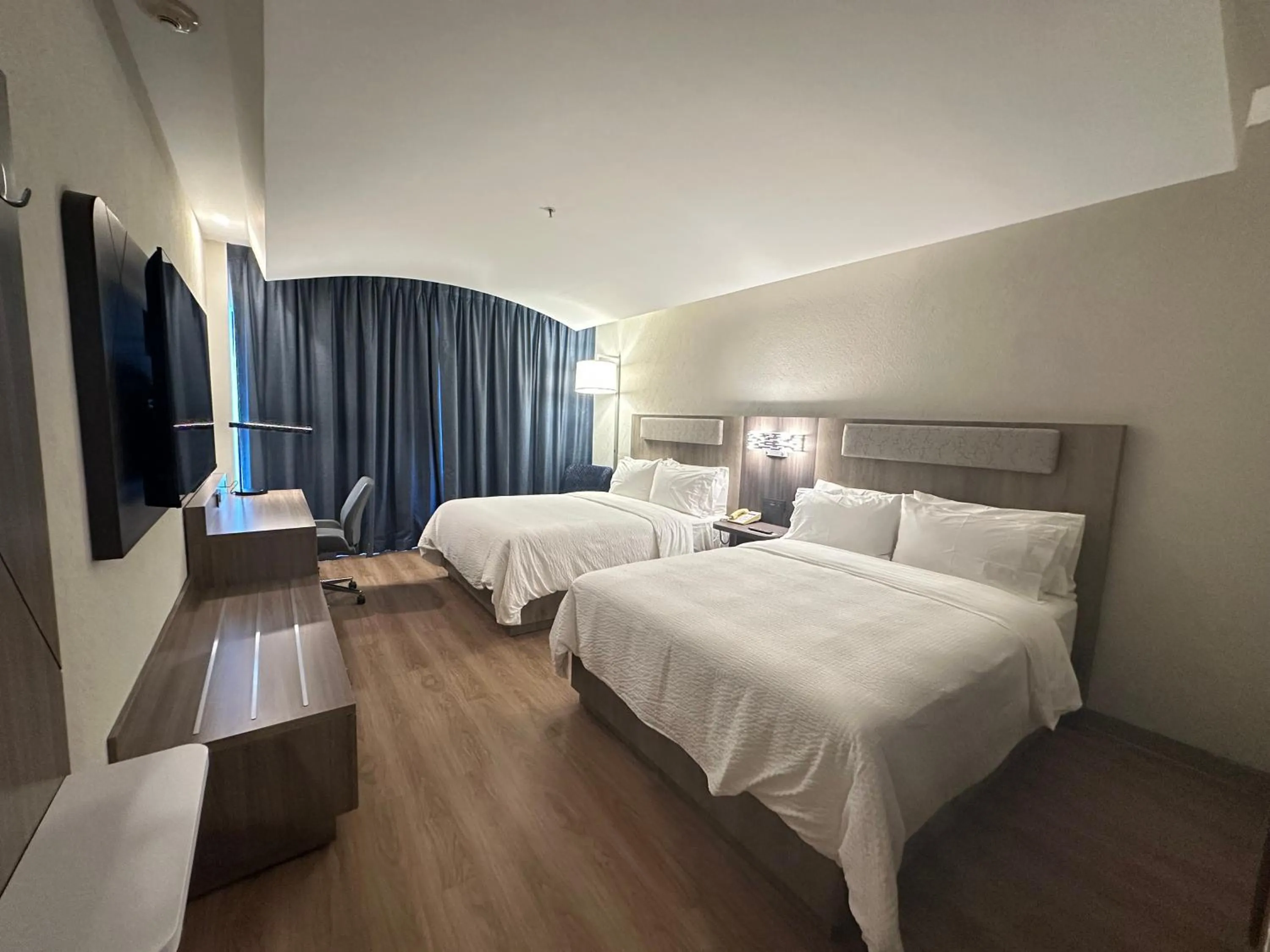 Bed in Holiday Inn Express Nuevo Laredo by IHG