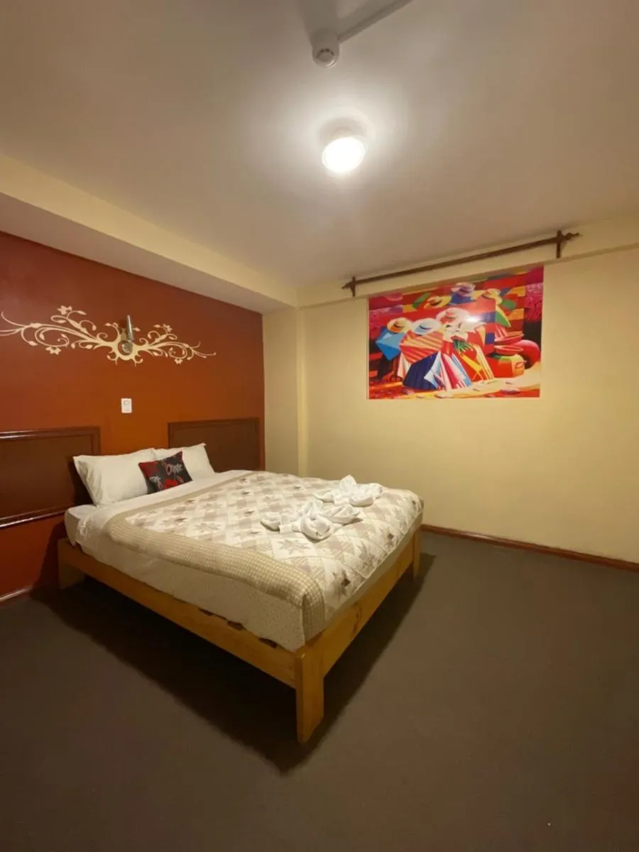 Shower in Hotel Andean Host Inn