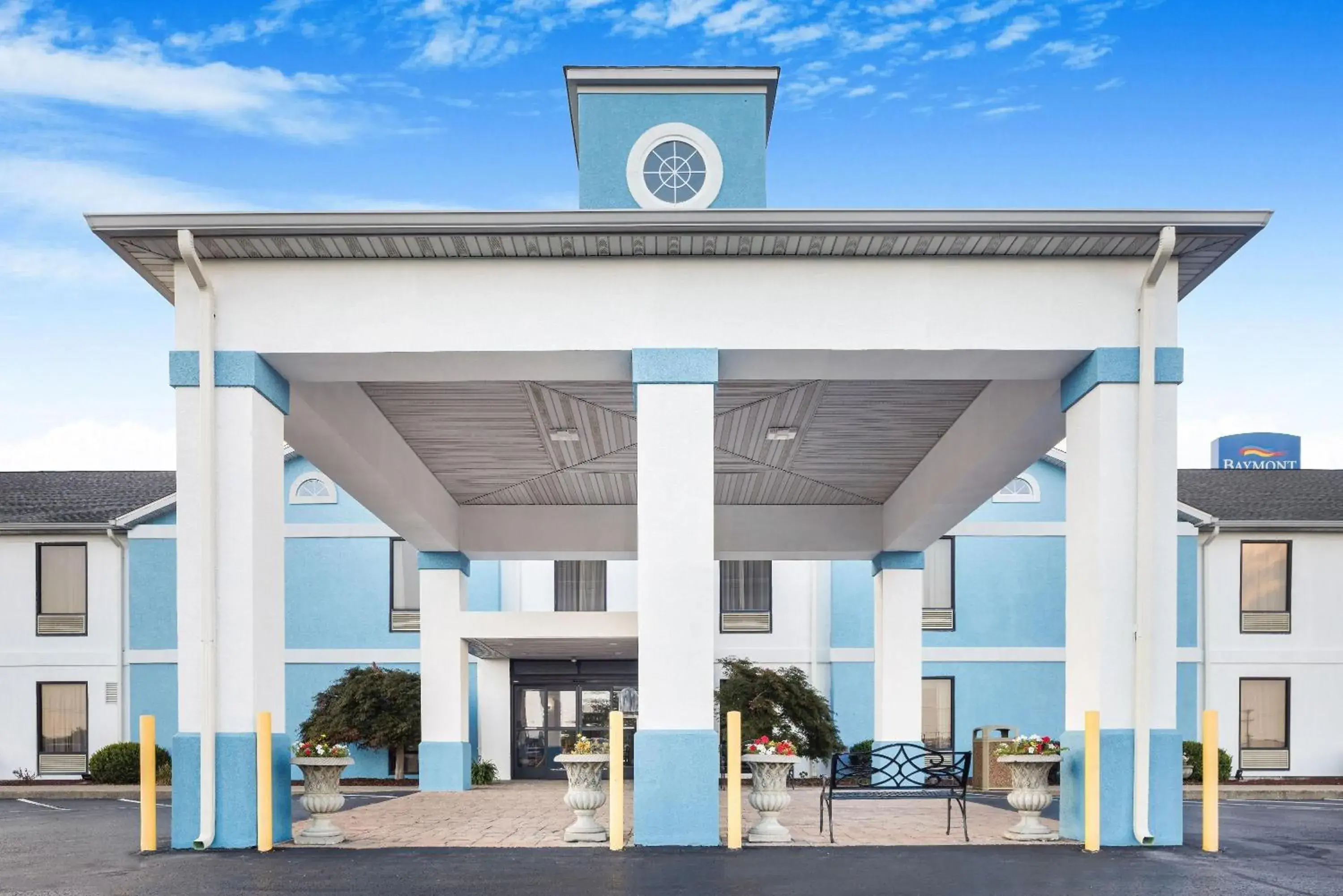 Property building in Baymont by Wyndham Madisonville Property building in Baymont by Wyndham Madisonville