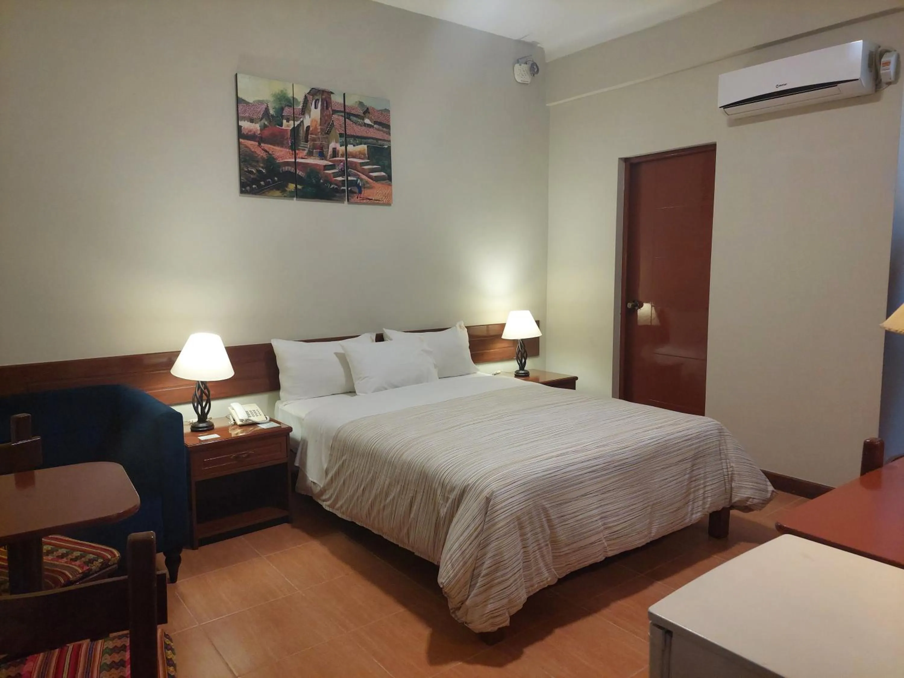 Photo of the whole room, Bed in Lima Wasi Hotel Miraflores