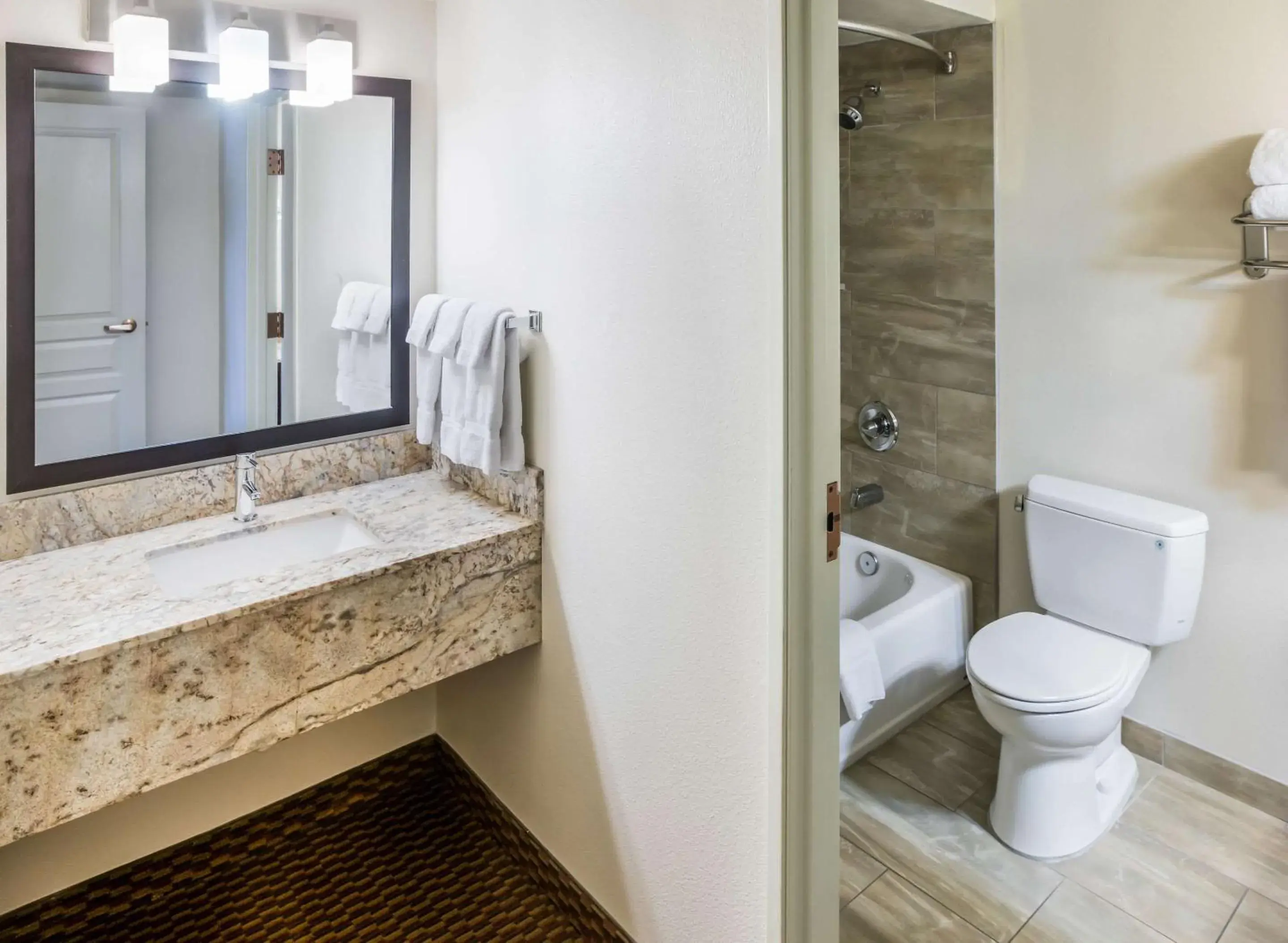 Bedroom in Clarion Inn Page - Lake Powell Bedroom in Clarion Inn Page - Lake Powell