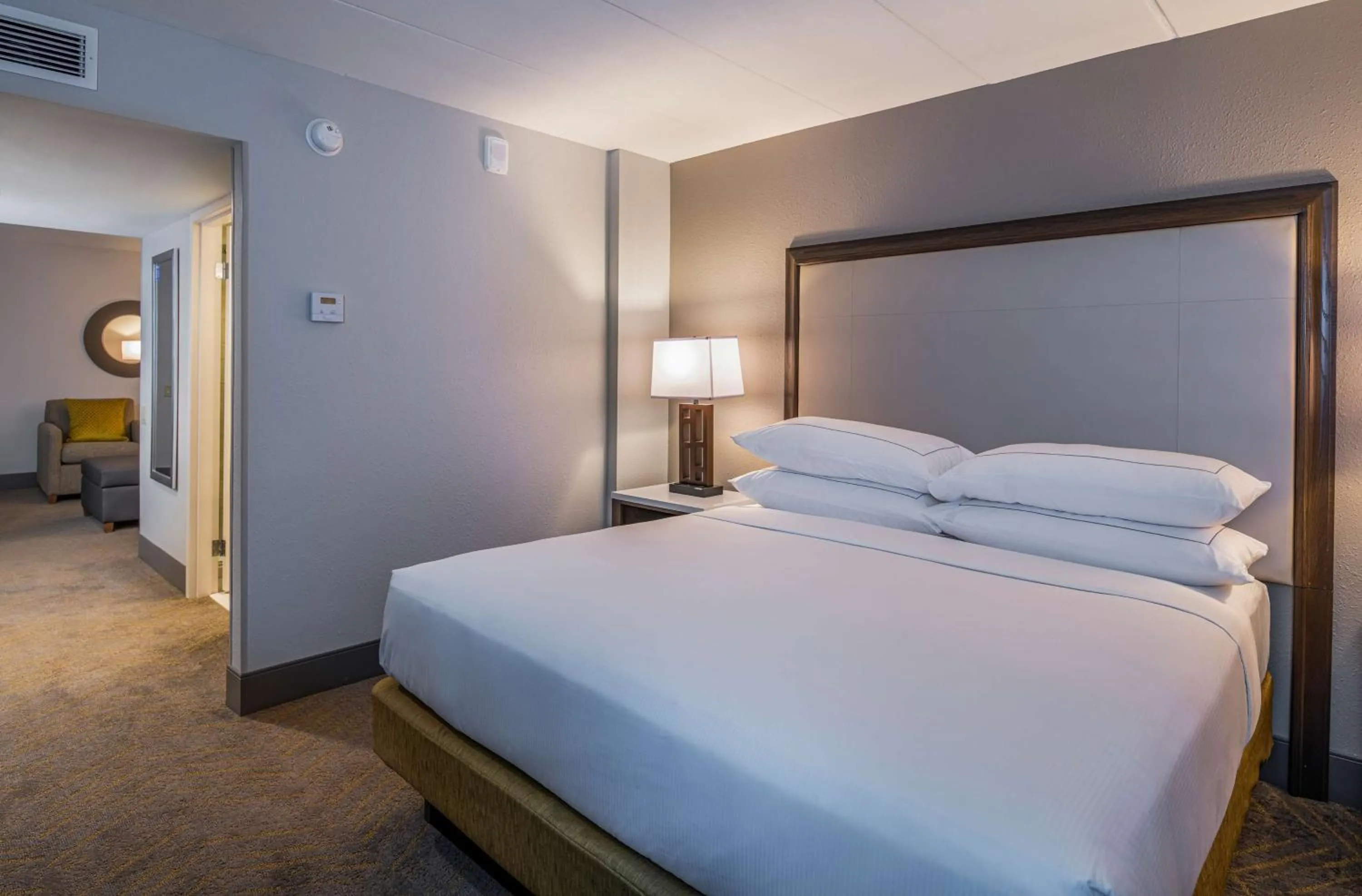 Bed in Doubletree By Hilton Madison East