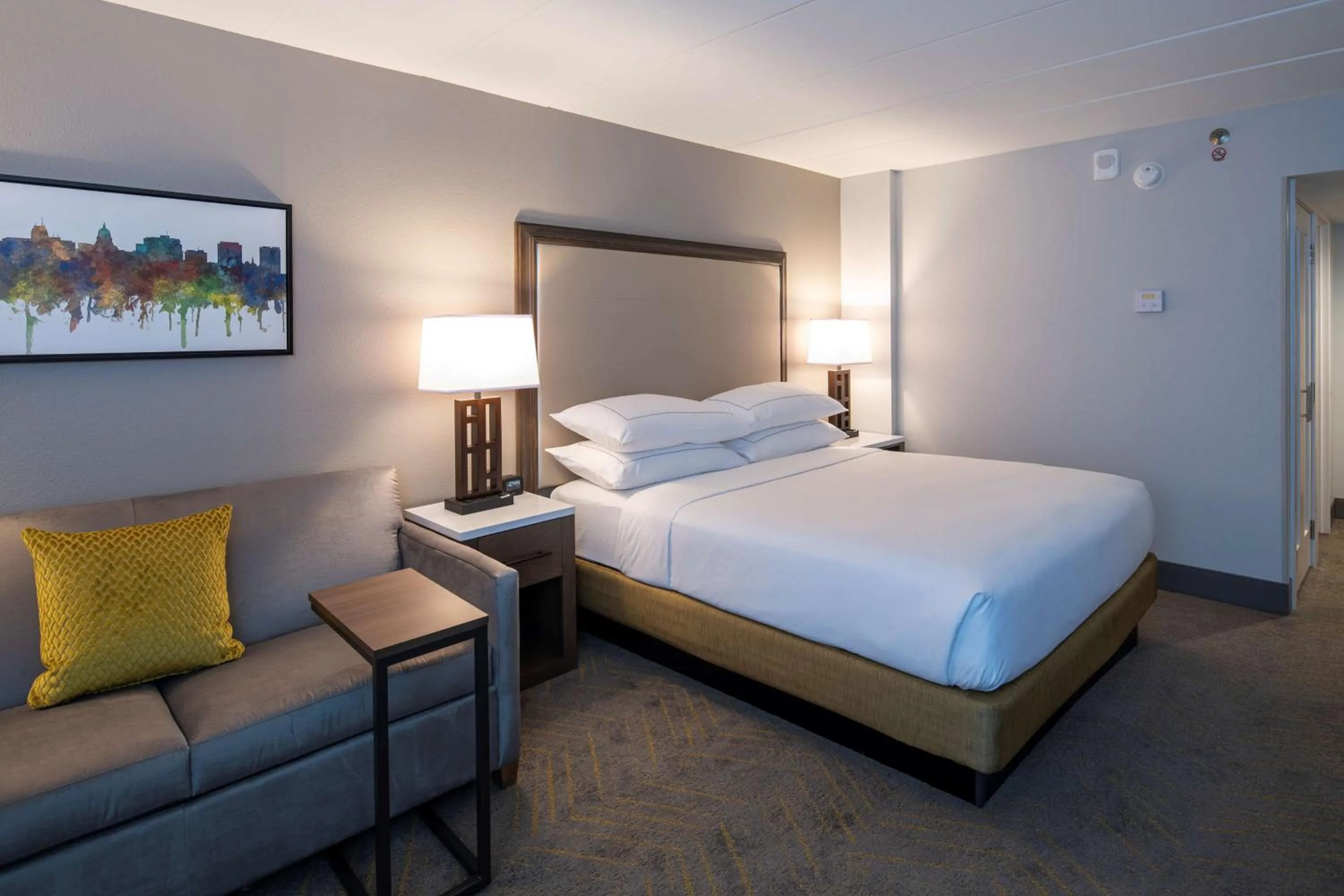 Bed in Doubletree By Hilton Madison East