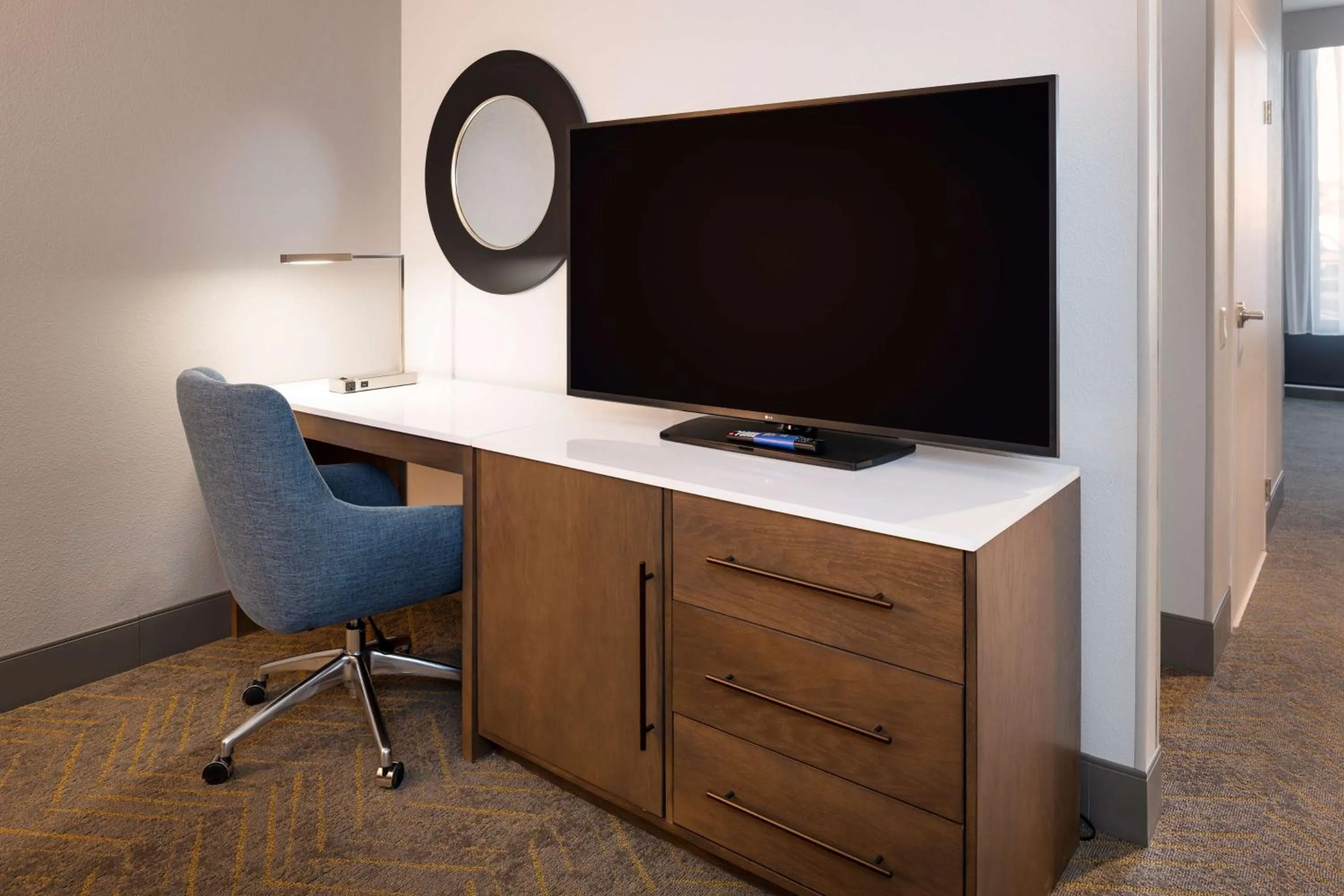 Bedroom in Doubletree By Hilton Madison East